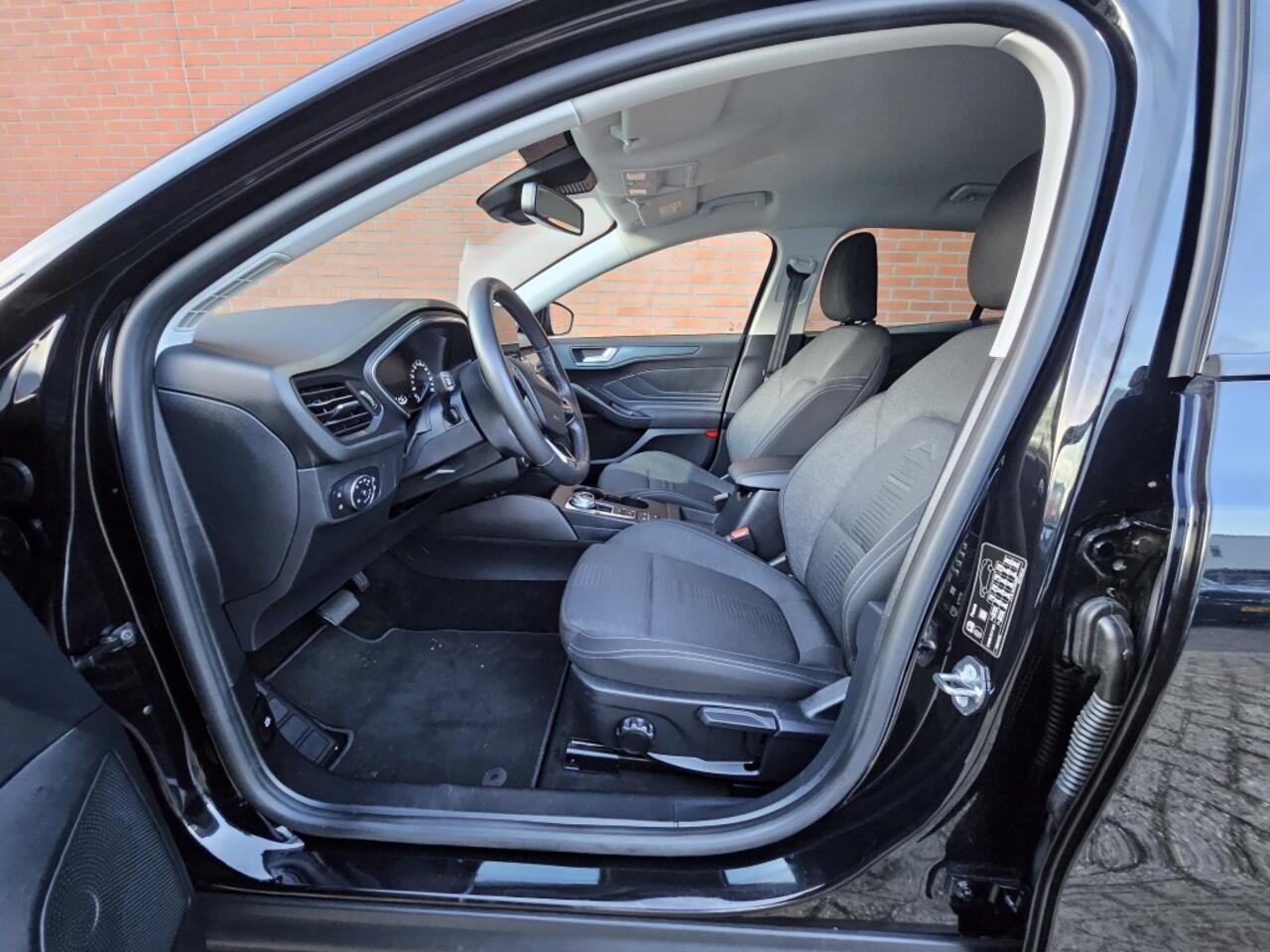 Ford FOCUS Wagon 1.0 EcoBoost 125PK Active Automaat Winterpack 17" Velgen Navigat