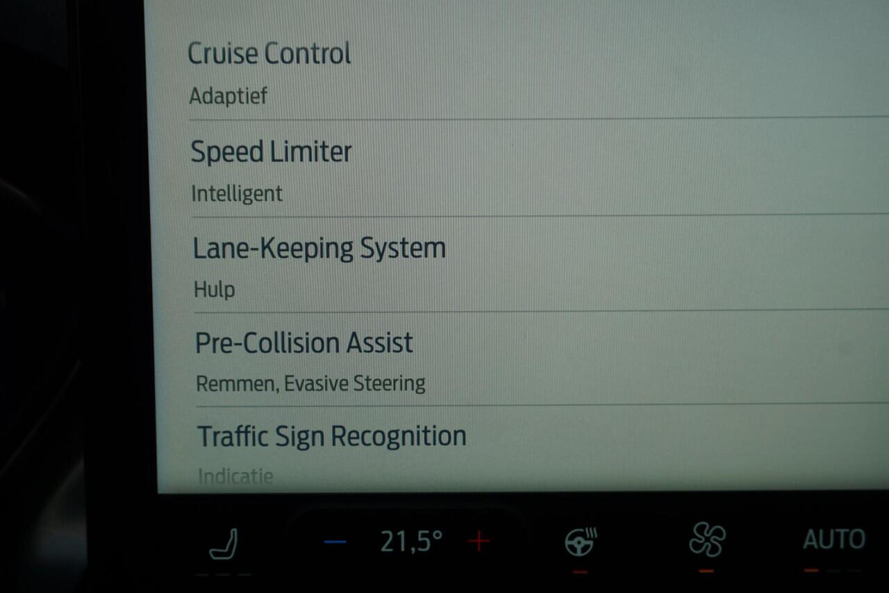 Ford FOCUS Wagon 1.0 EcoB.125PK Hybrid Titanium X/Panoramadak/ Zeldzaam Compleet!!!