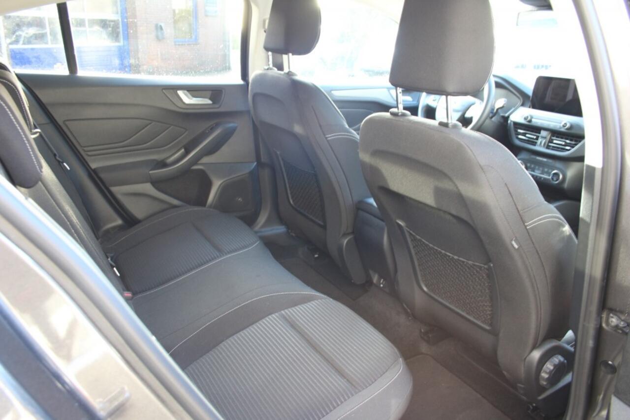 Ford FOCUS 1.0 EcoBoost Hybrid Titanium X, Stoel/stuur en voorruitverw, Camera