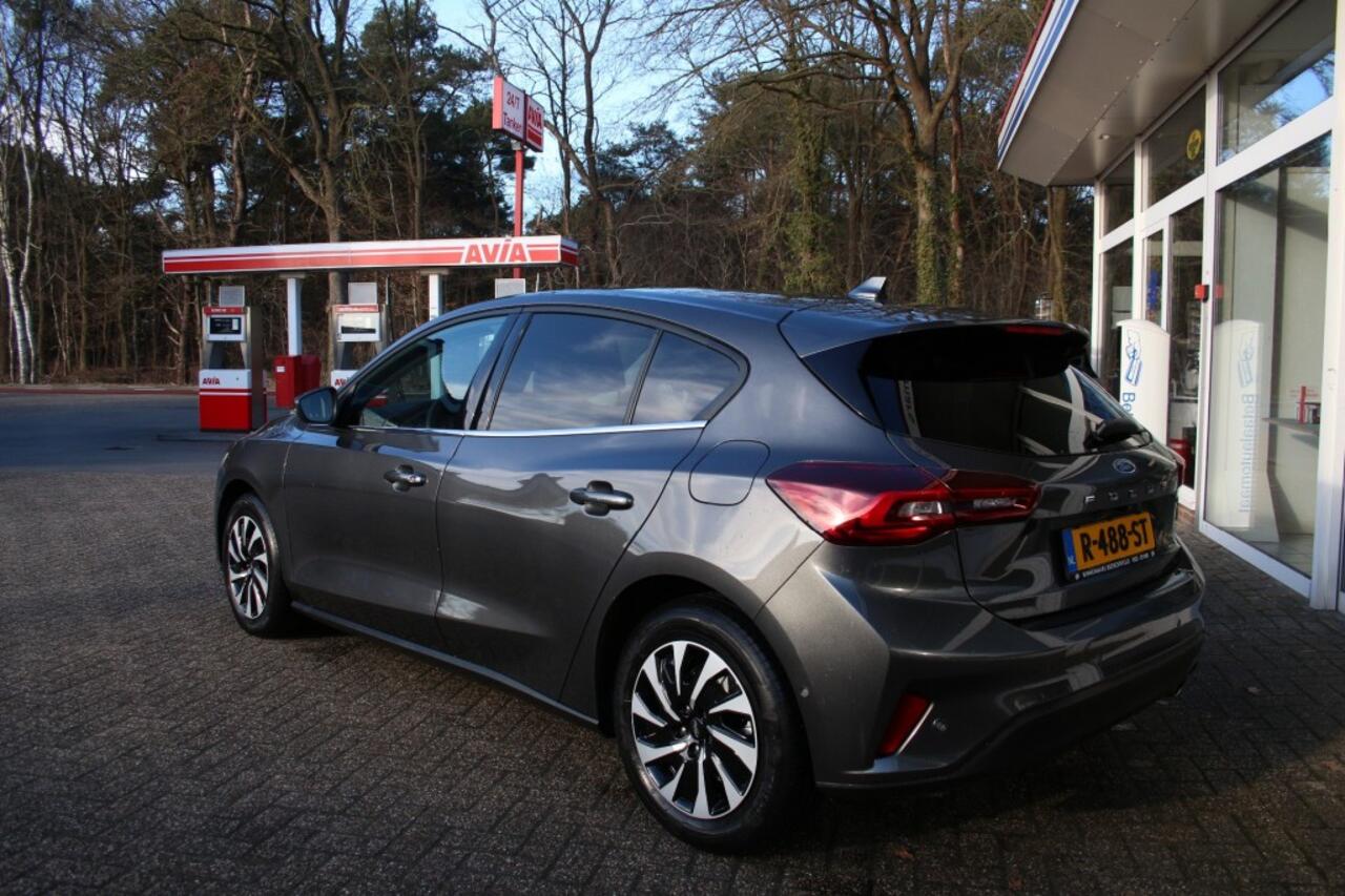 Ford FOCUS 1.0 EcoBoost Hybrid Titanium X, Stoel/stuur en voorruitverw, Camera