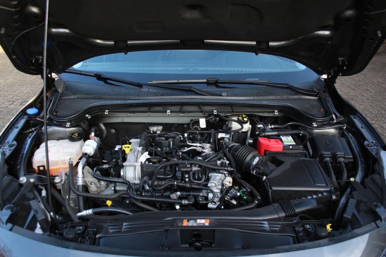 Ford FOCUS 1.0 EcoBoost Hybrid Titanium X, Stoel/stuur en voorruitverw, Camera