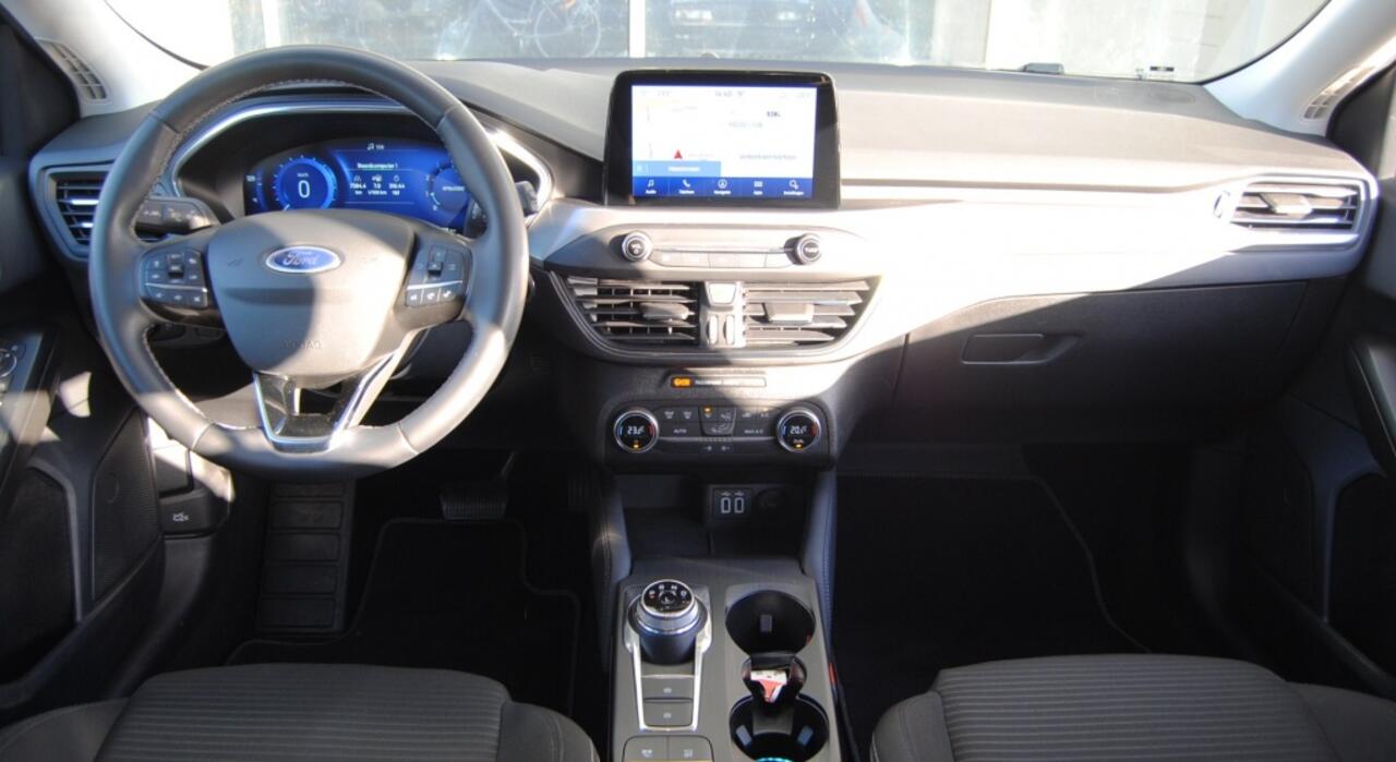 Ford FOCUS Wagon 1.0 EcoB. Tit. XBns || Trekhaak | Apple Carplay|| AUTOMAAT