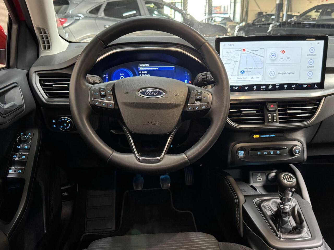 Ford FOCUS 155pk Eco Hybrid Titanium X Sync-4 Navi Camera Winter pack 18" LM 1e eigenaar 5drs Dealeronderhouden