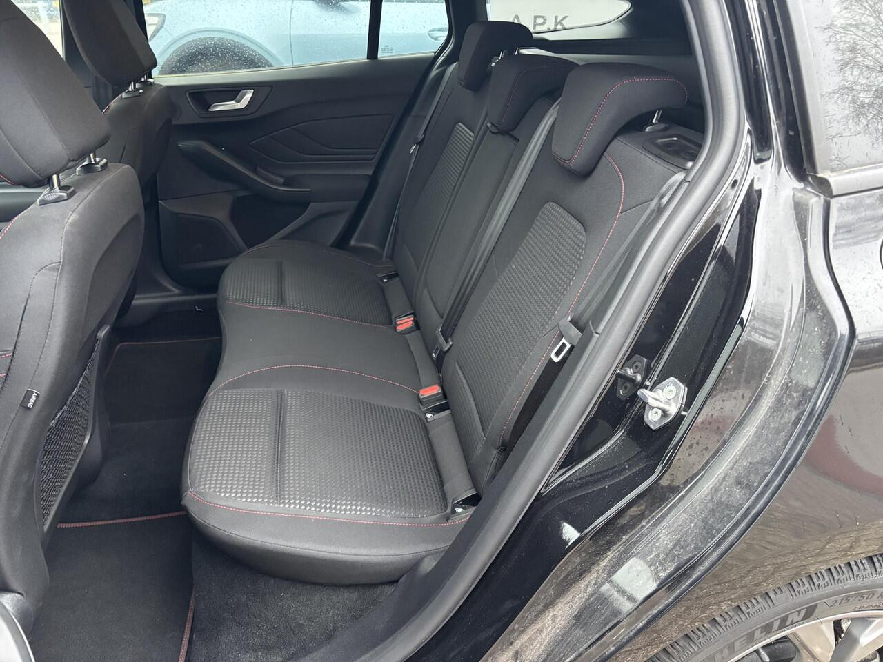 Ford FOCUS Wagon 1.0 EcoBoost Hybrid ST Line X 125pk | Adaptieve Cruise | Winter Pack | 35.000 km! | SYNC 4 |B&O Audio |