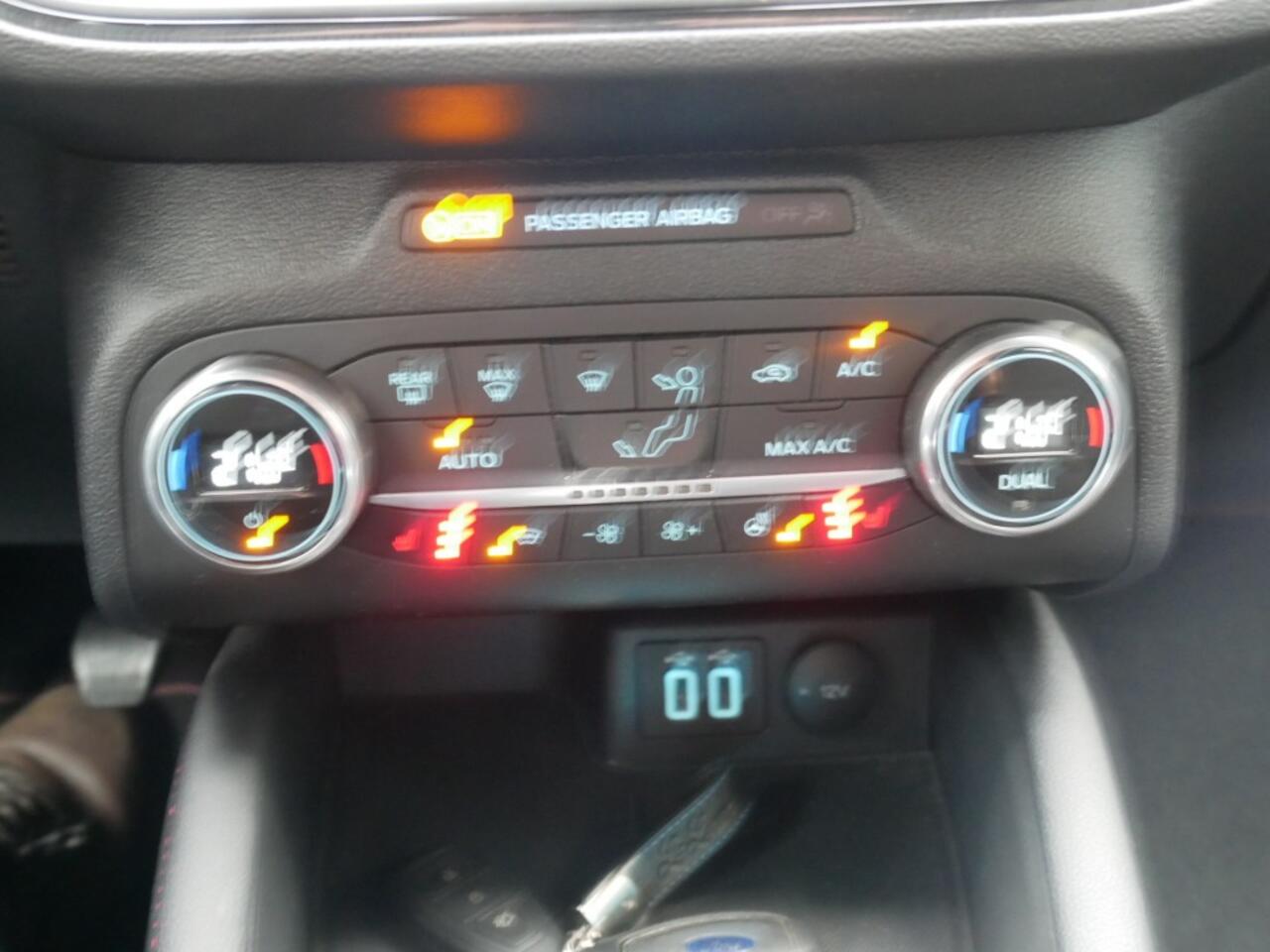 Ford FOCUS 1.0 ECOB. ST LINE **Clima//Navi//Lm **