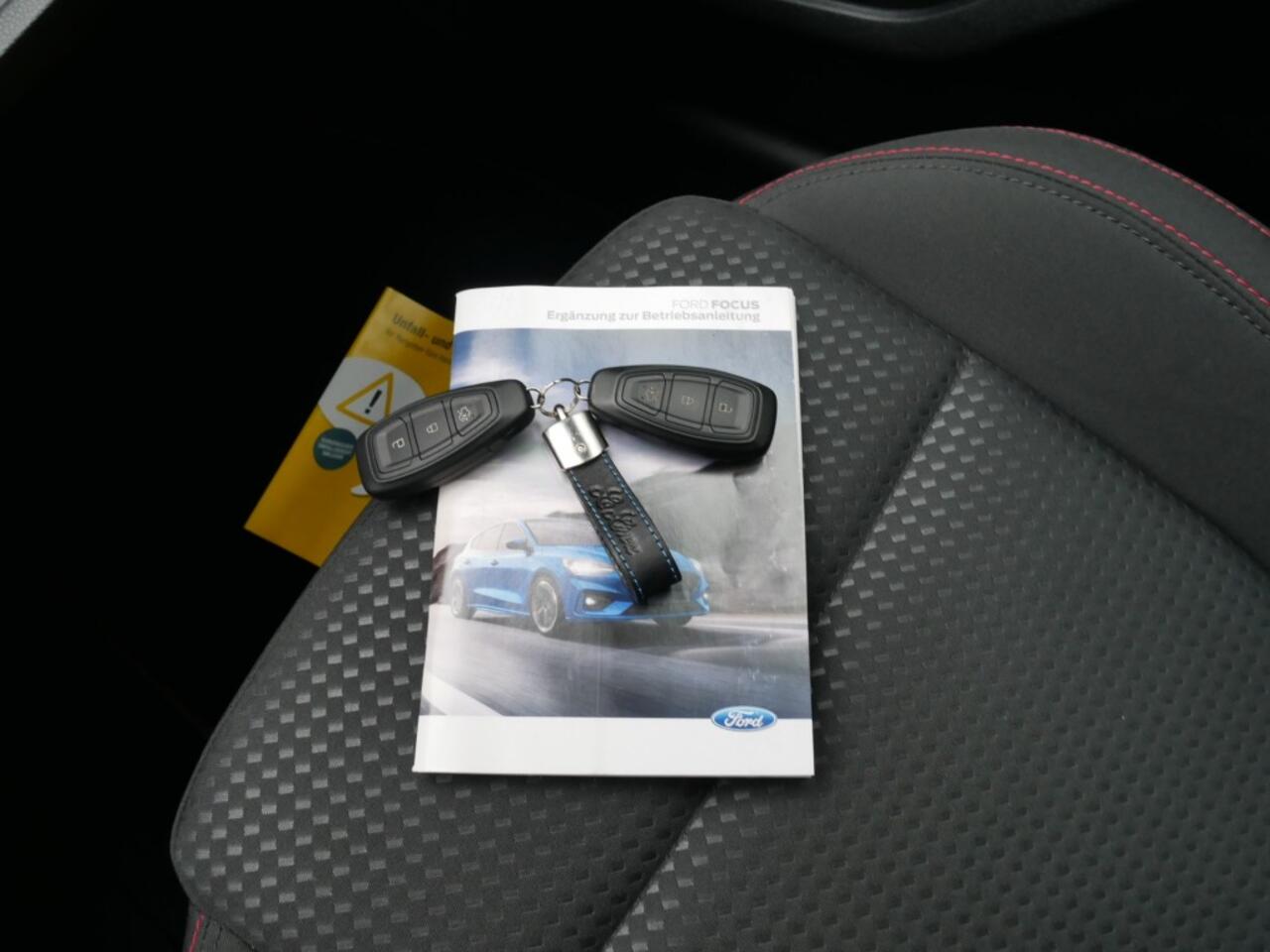 Ford FOCUS 1.0 ECOB. ST LINE **Clima//Navi//Lm **