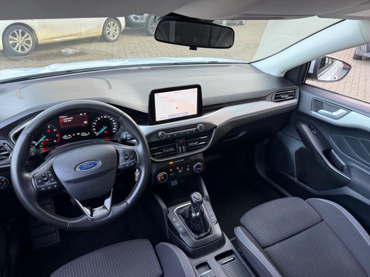Ford FOCUS 1.0 EB TREND EDITION BUSINESS NAVI AIRCO PDC