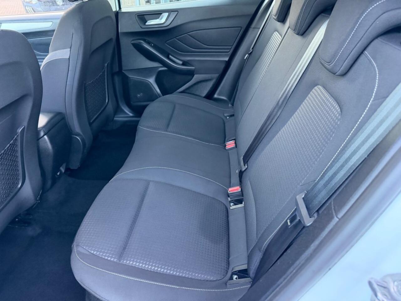 Ford FOCUS 1.0 EB TREND EDITION BUSINESS NAVI AIRCO PDC