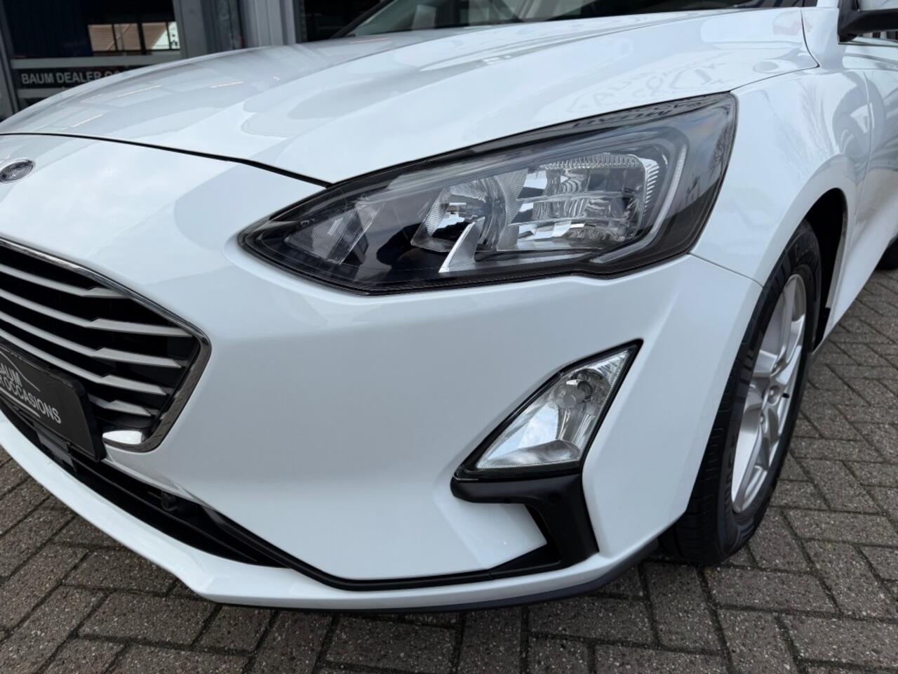 Ford FOCUS 1.0 EB TREND EDITION BUSINESS NAVI AIRCO PDC