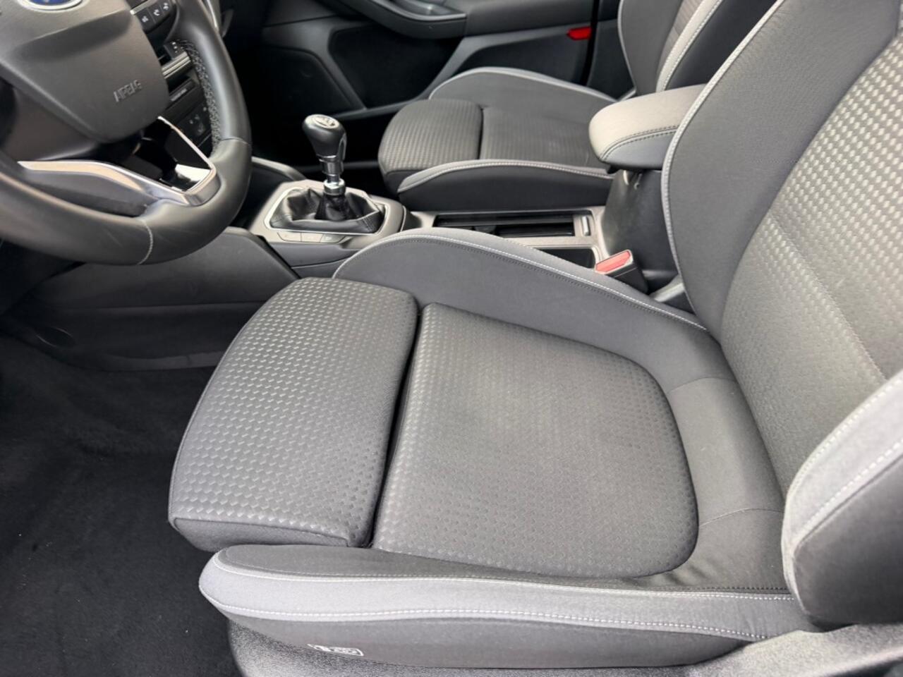 Ford FOCUS 1.0 EB TREND EDITION BUSINESS NAVI AIRCO PDC