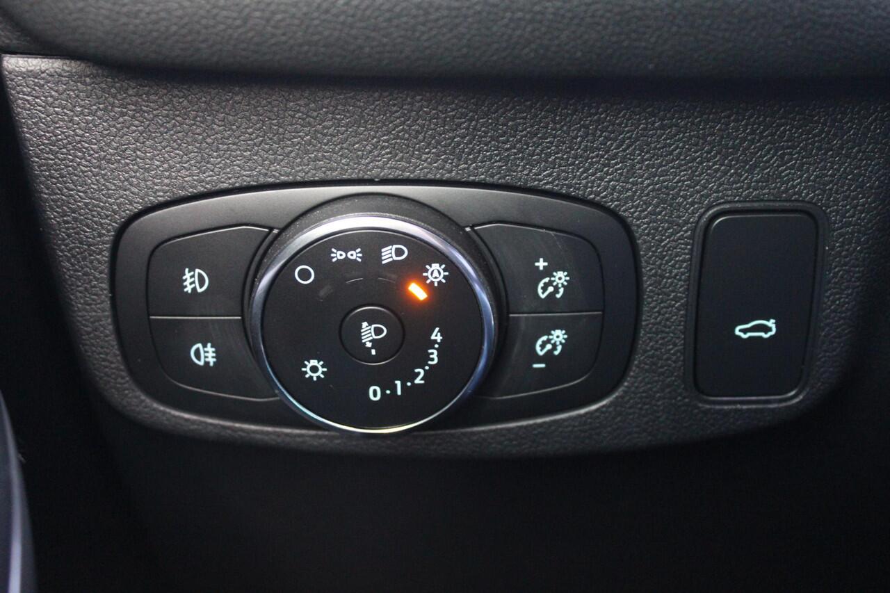 Ford FOCUS Wagon 1.0 EcoBoost Titanium X Business Automaat | Trekhaak | Winter Pack | Adaptive cruise control | Camera