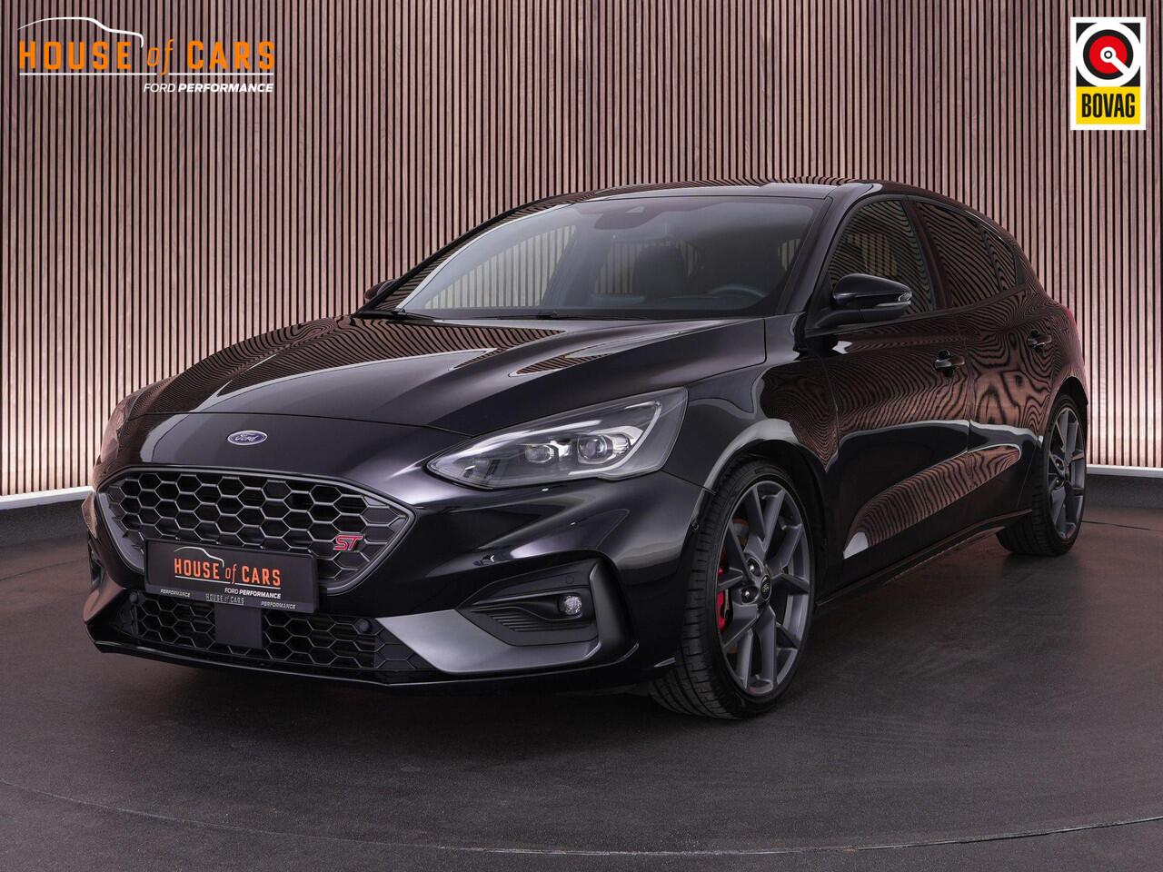 Ford FOCUS ST-3 AUTOMAAT 2.3 280pk |Performance pack|dealer onderhouden|sper diff|launch control|HUD|el. stoelen|Apple Carplay|BLIS|parkeer camera|winterpack|19"|