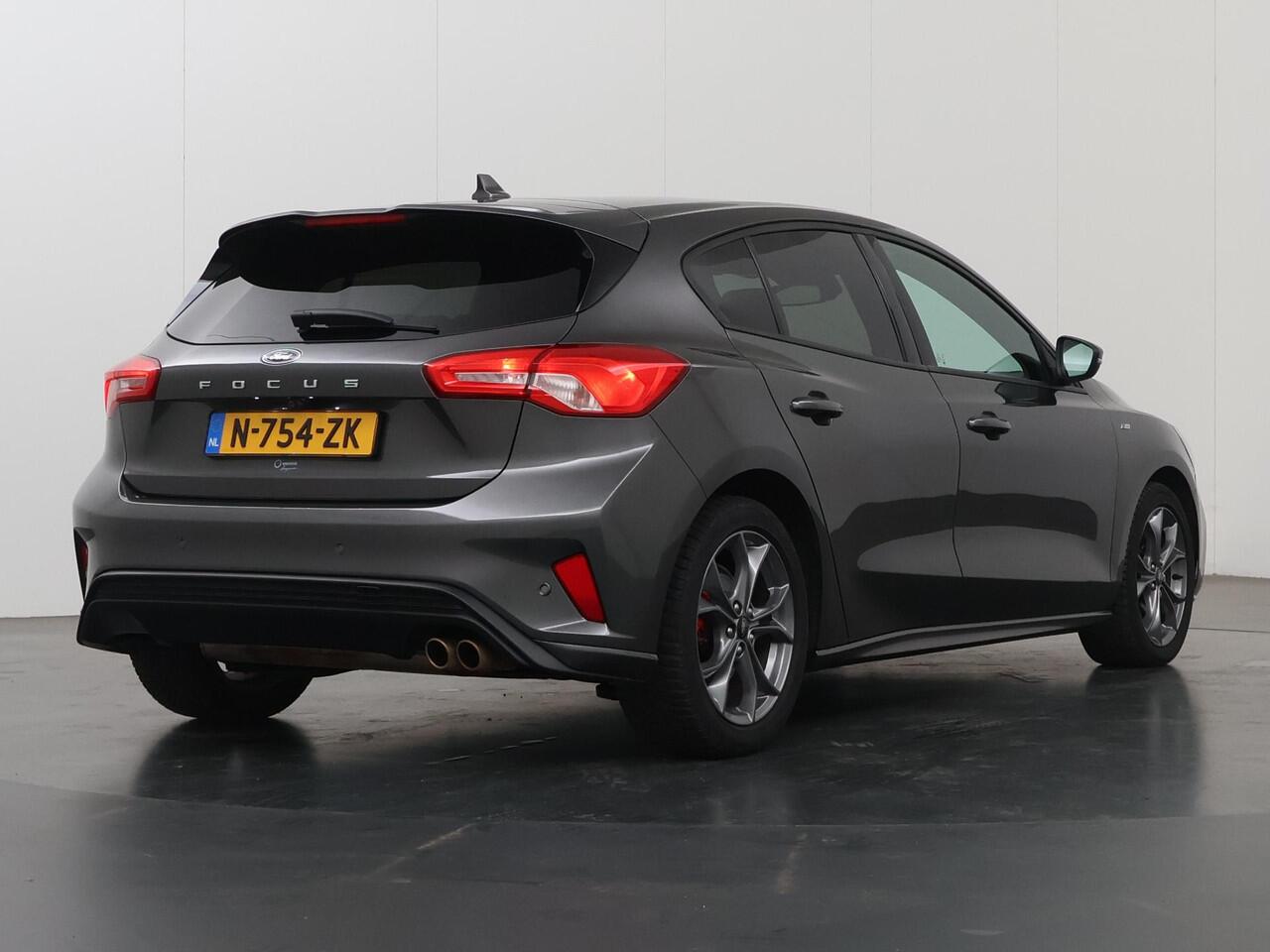 Ford FOCUS 1.5 EcoBoost ST Line X Business | Winterpakket | Cruise Control Adaptief | Full LED | Parkeercamera | Climate Control |