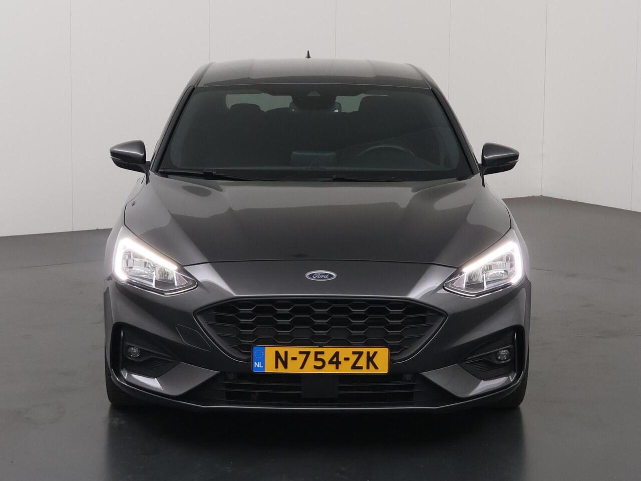 Ford FOCUS 1.5 EcoBoost ST Line X Business | Winterpakket | Cruise Control Adaptief | Full LED | Parkeercamera | Climate Control |