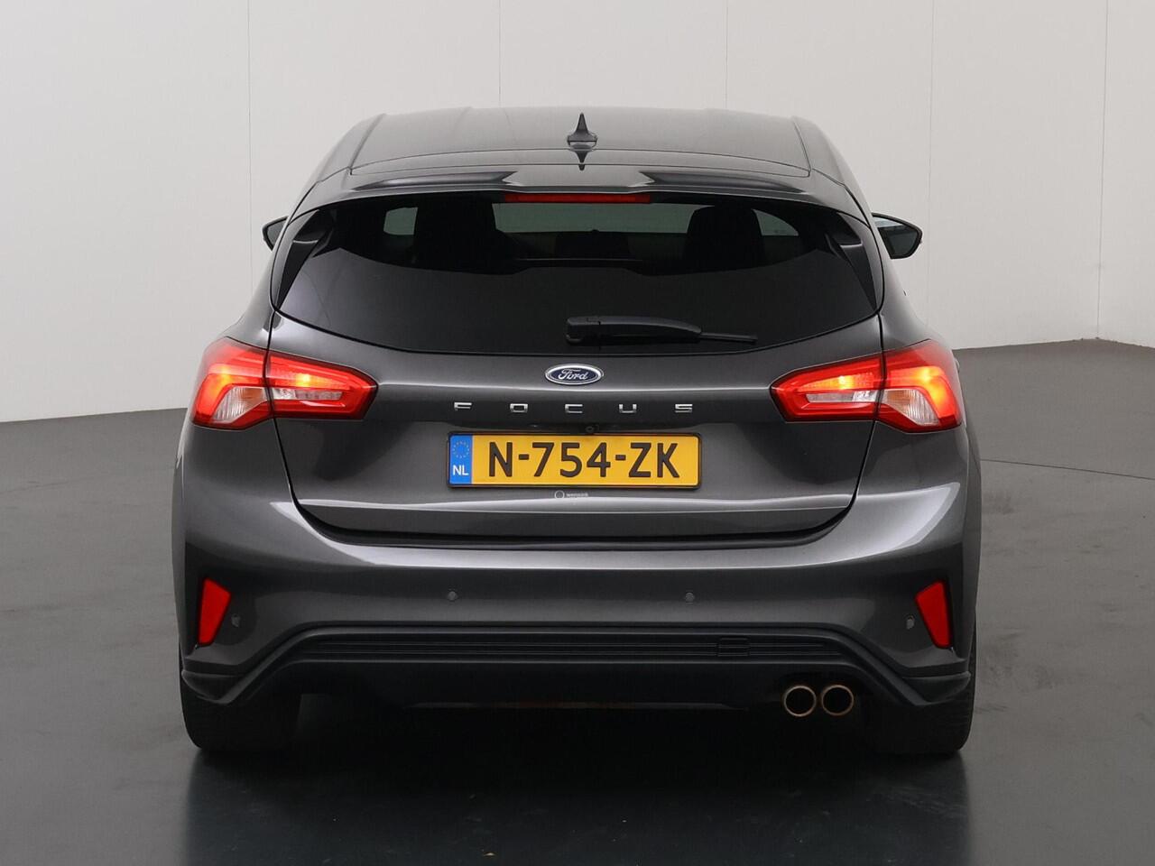 Ford FOCUS 1.5 EcoBoost ST Line X Business | Winterpakket | Cruise Control Adaptief | Full LED | Parkeercamera | Climate Control |