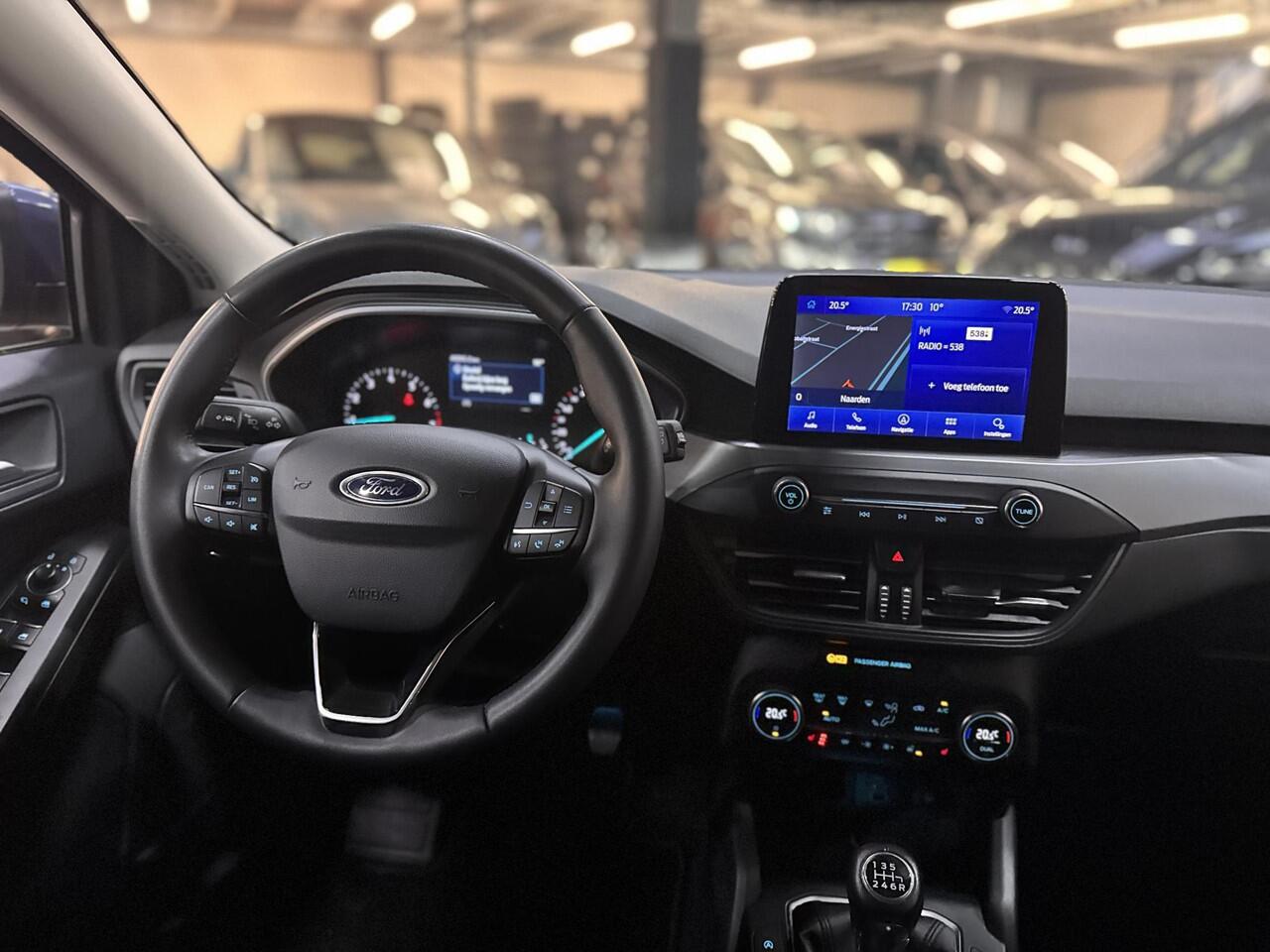 Ford FOCUS 1.0 EcoBoost Hybrid Titanium Navi Camera Winter Parking pack Privacy Glass 5drs Dealeronderhouden