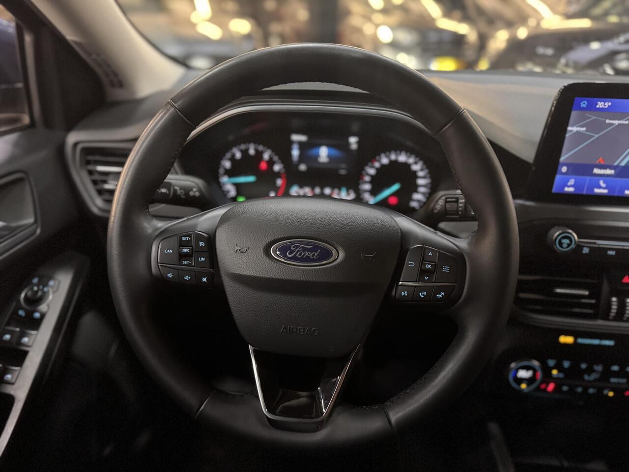 Ford FOCUS 1.0 EcoBoost Hybrid Titanium Navi Camera Winter Parking pack Privacy Glass 5drs Dealeronderhouden