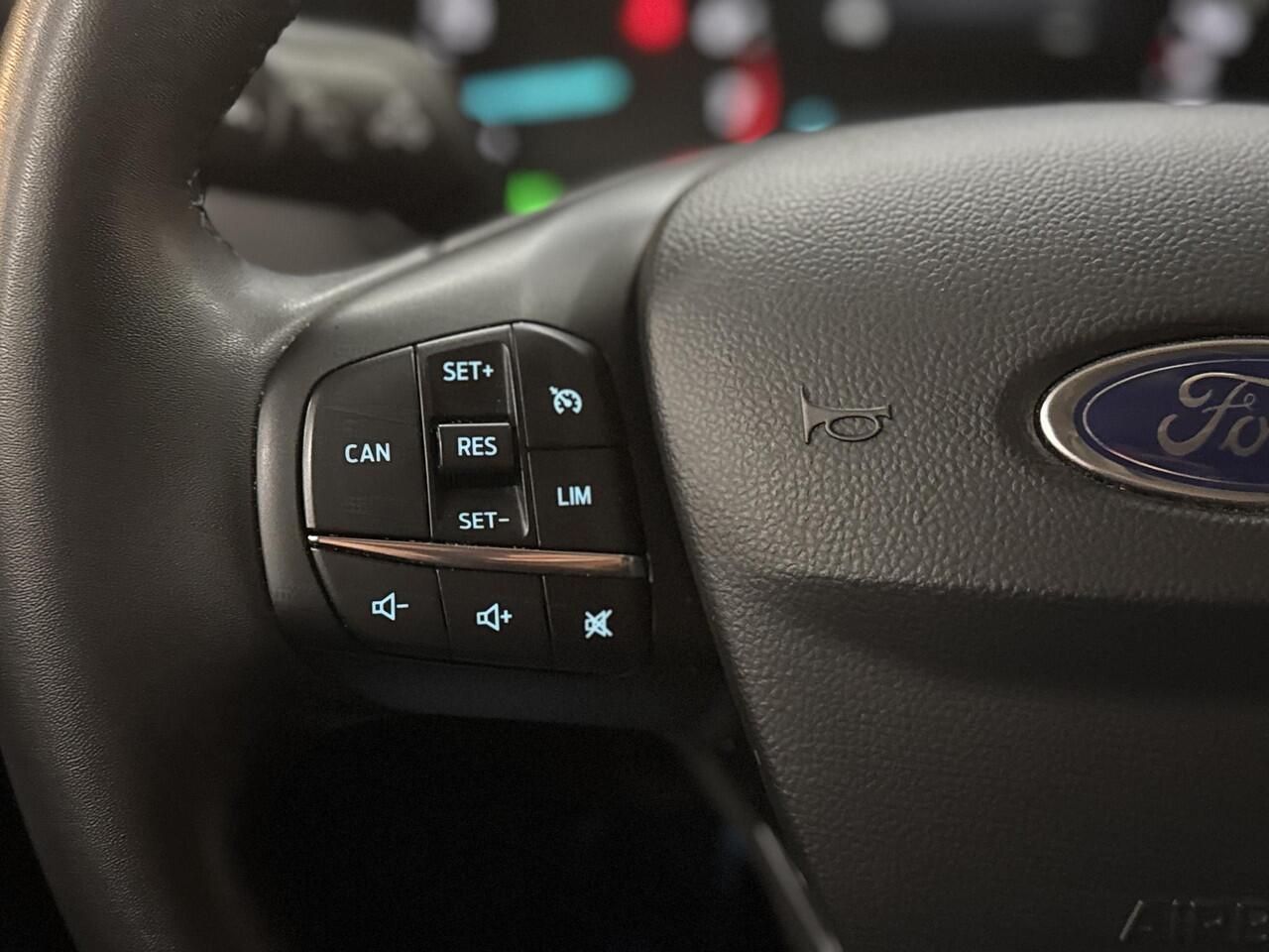 Ford FOCUS 1.0 EcoBoost Hybrid Titanium Navi Camera Winter Parking pack Privacy Glass 5drs Dealeronderhouden