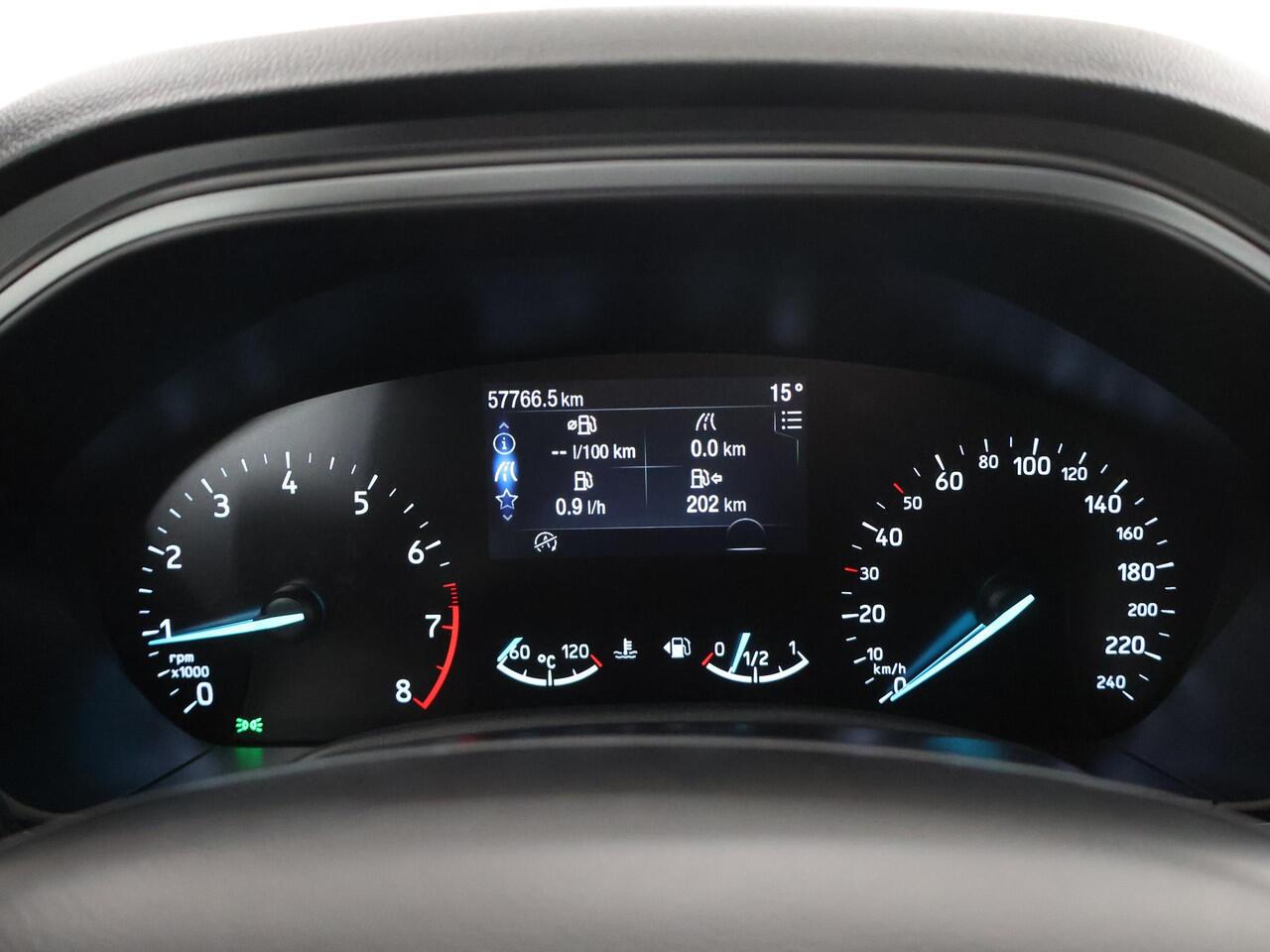 Ford FOCUS 1.0 EcoBoost Hybrid ST Line Style | Winterpakket | Parkeercamera | Cruise Control | Navigatie |