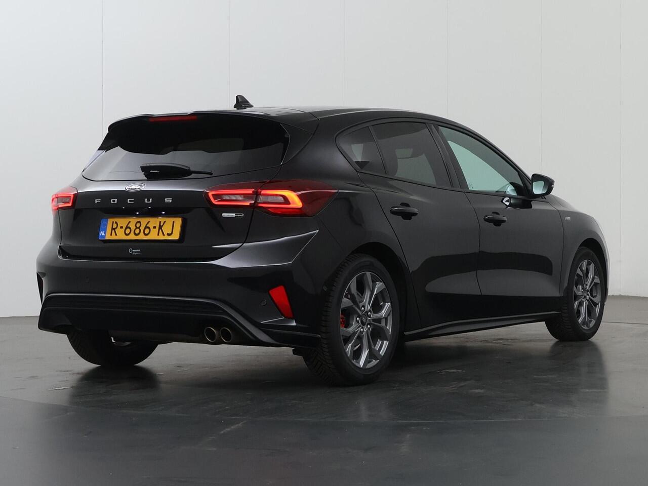 Ford FOCUS 1.0 EcoBoost Hybrid ST Line Style | Winterpakket | Parkeercamera | Cruise Control | Navigatie |