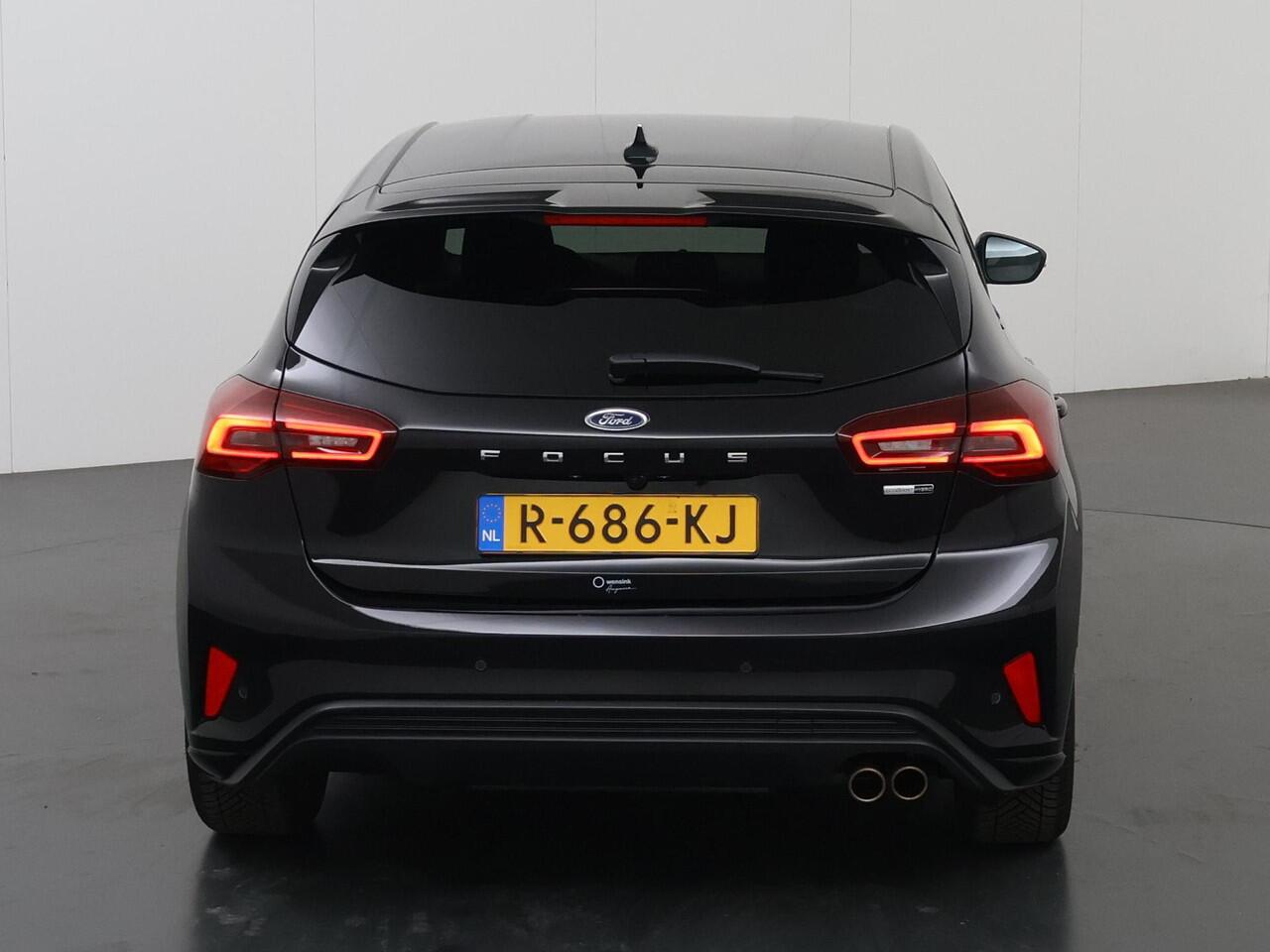 Ford FOCUS 1.0 EcoBoost Hybrid ST Line Style | Winterpakket | Parkeercamera | Cruise Control | Navigatie |