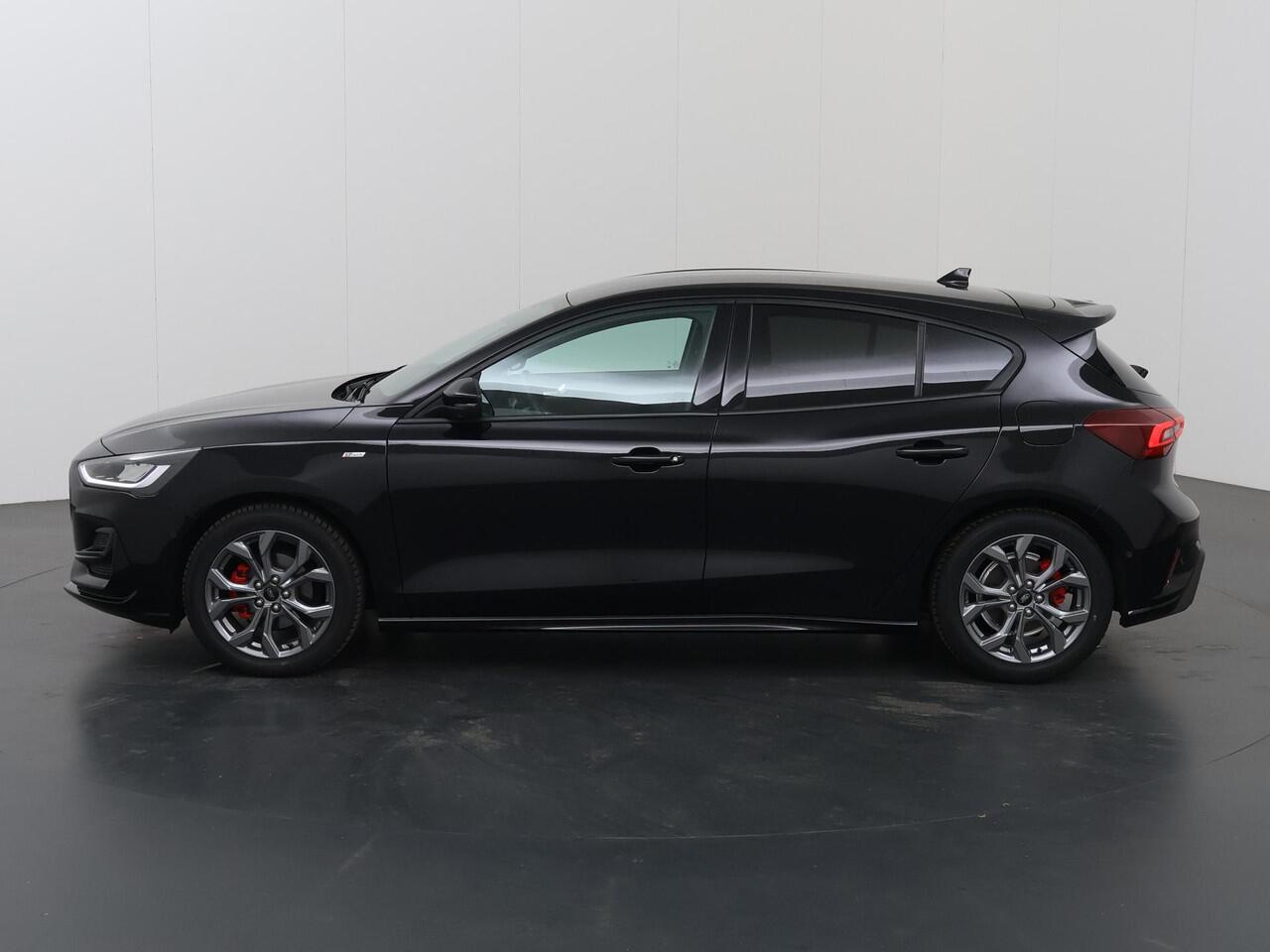 Ford FOCUS 1.0 EcoBoost Hybrid ST Line Style | Winterpakket | Parkeercamera | Cruise Control | Navigatie |