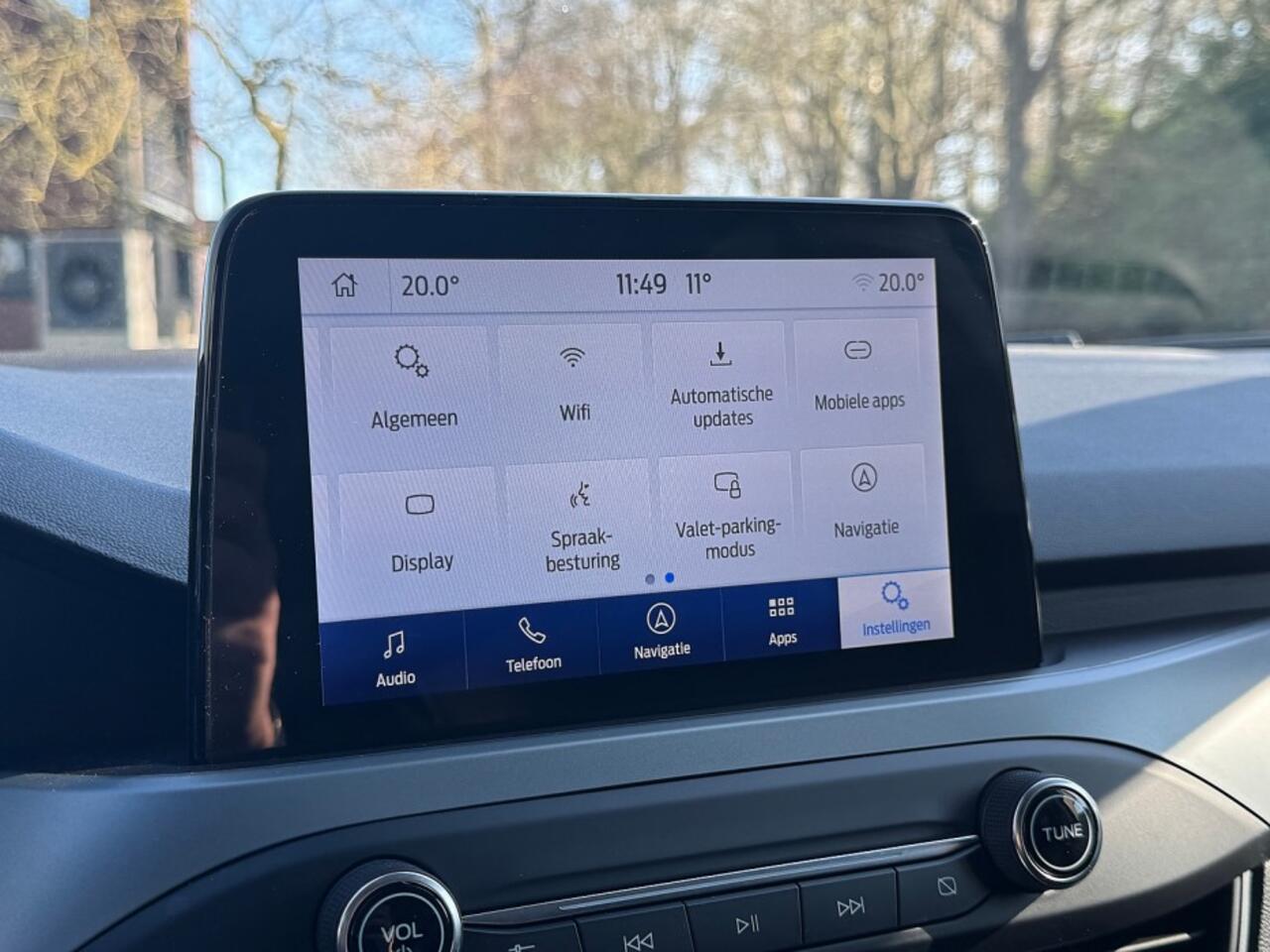 Ford FOCUS 1.0 125pk Hybrid Titanium Style ecc,pdc,navigatie,sportdop