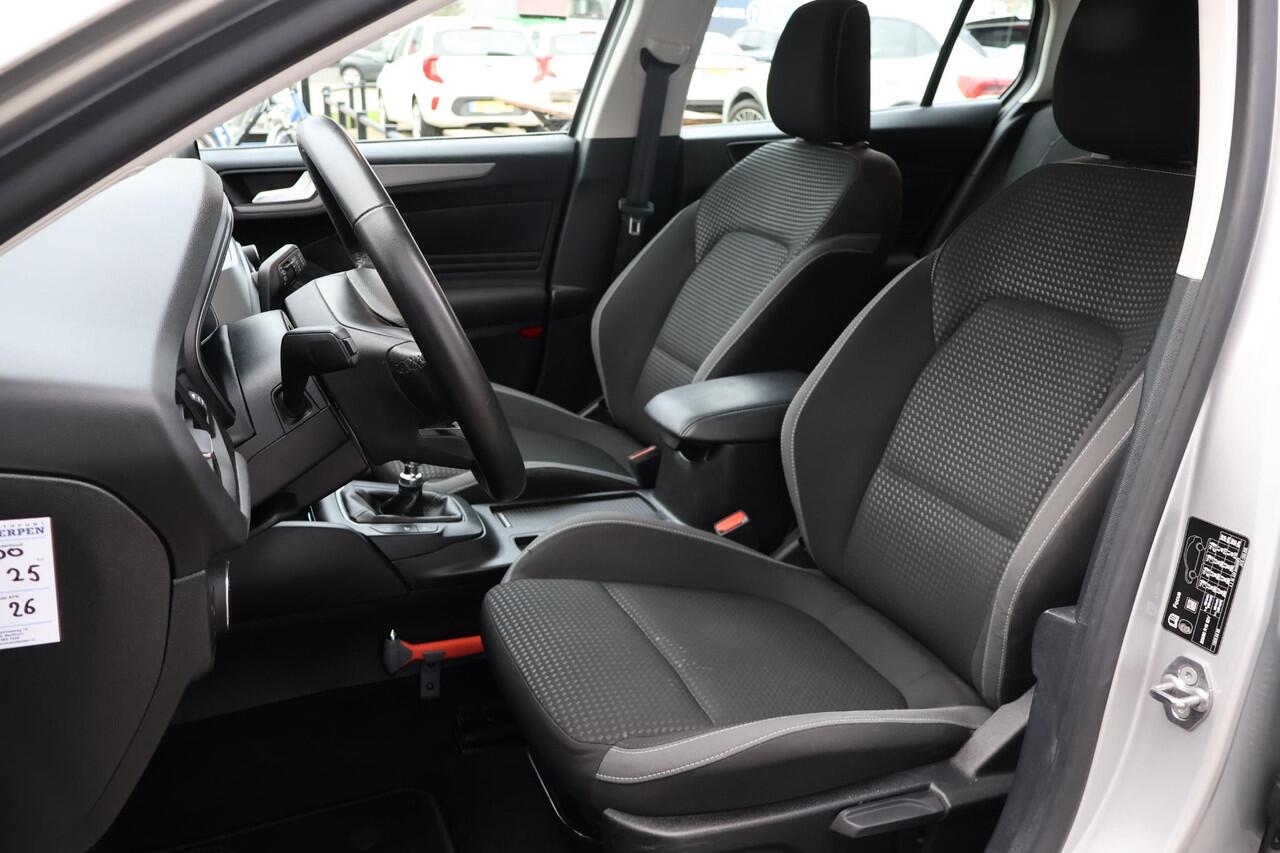 Ford FOCUS Wagon 1.0 Hybrid Connected 1e Eigenaar | Volledig Onderh | NL-Auto | BTW | Trekhaak | CarPlay | Navi | Cruise | Start/Stop | Full Led | Bots | LMV | PDC