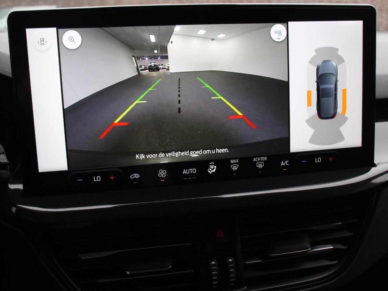 Ford FOCUS 1.0 125 PK Hybrid ST Line Groot Scherm! Navigatie Climate Control Led Dab Camera Parkeer sensoren Cruise Control Lichtmetalen velgen