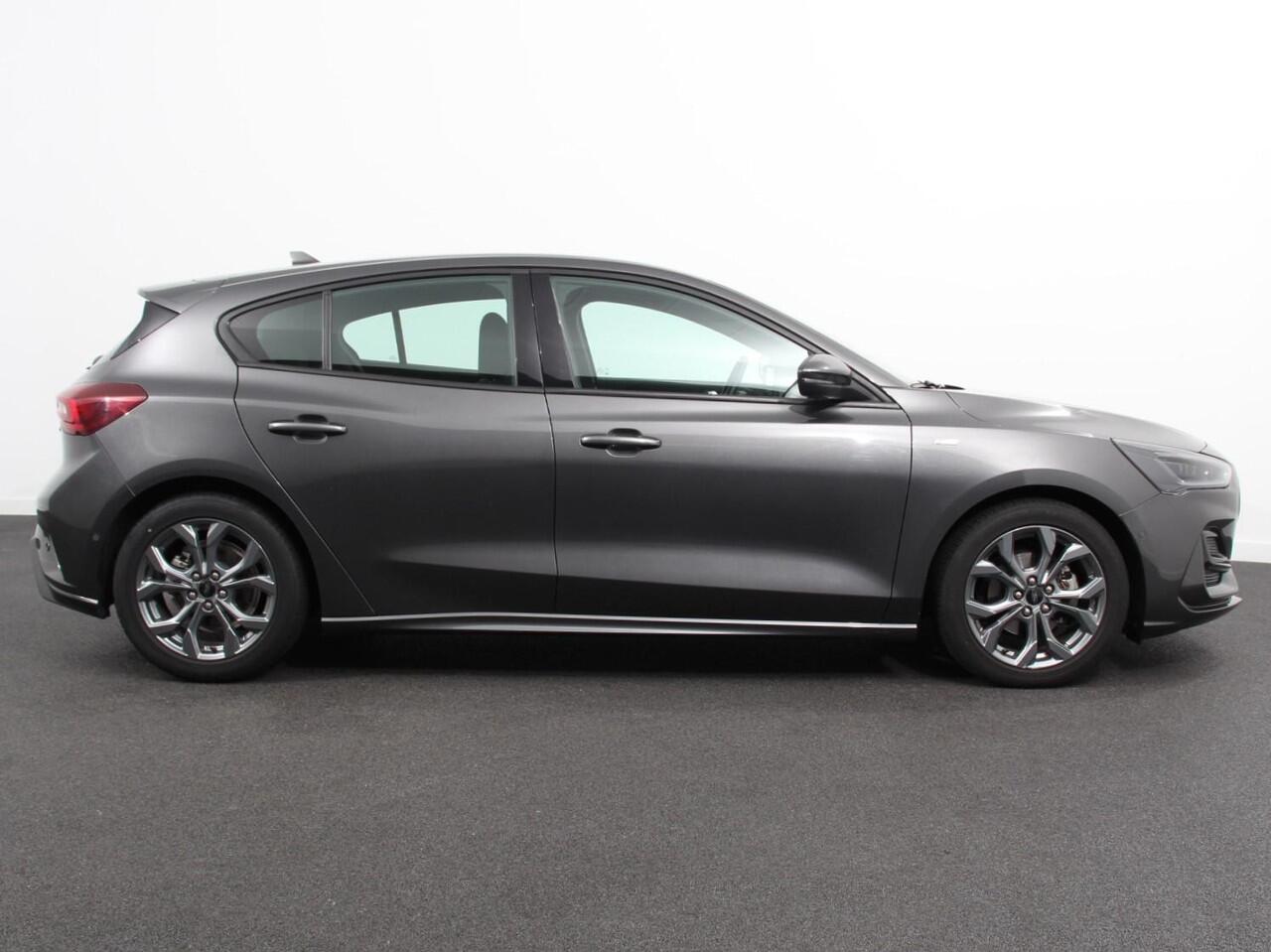 Ford FOCUS 1.0 125 PK Hybrid ST Line Groot Scherm! Navigatie Climate Control Led Dab Camera Parkeer sensoren Cruise Control Lichtmetalen velgen