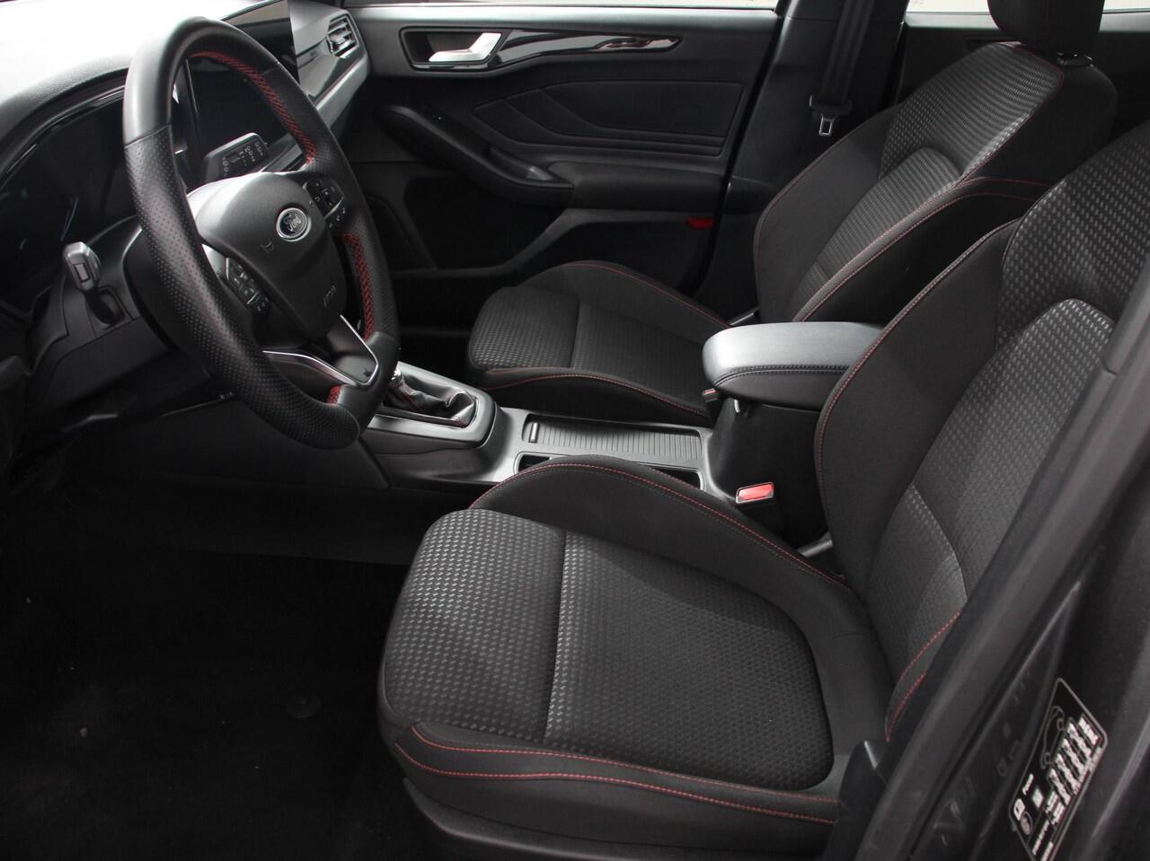 Ford FOCUS 1.0 125 PK Hybrid ST Line Groot Scherm! Navigatie Climate Control Led Dab Camera Parkeer sensoren Cruise Control Lichtmetalen velgen