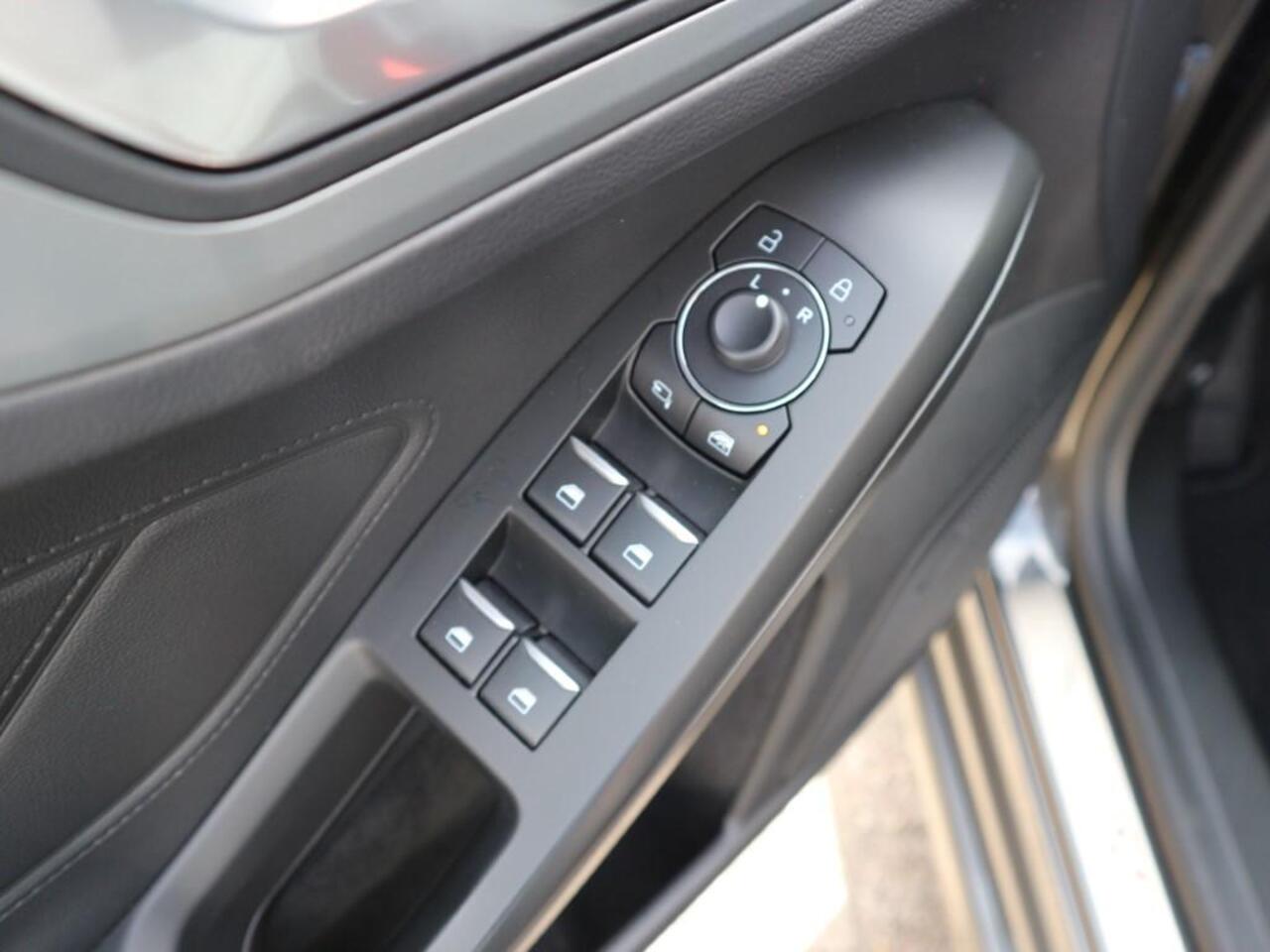 Ford FOCUS Wagon 1.0 EcoBoost Hybrid ST Line Style 125pk met Parking-, Winter-, Family-, en Design Pack