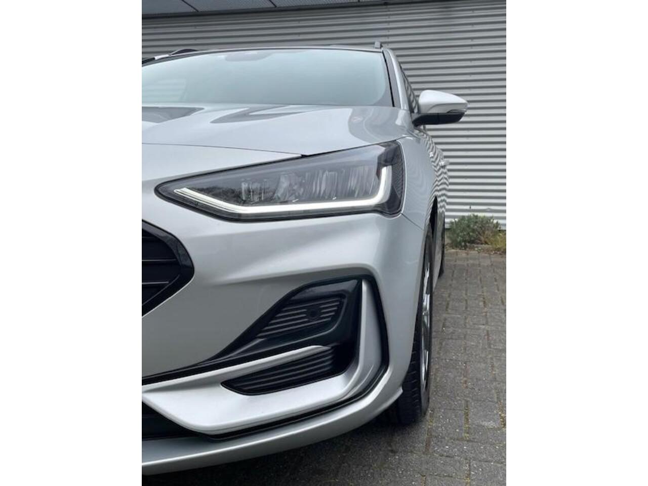 Ford FOCUS Wagon EcoBoost Hybrid ST Line | Navigatie | Clima | LED