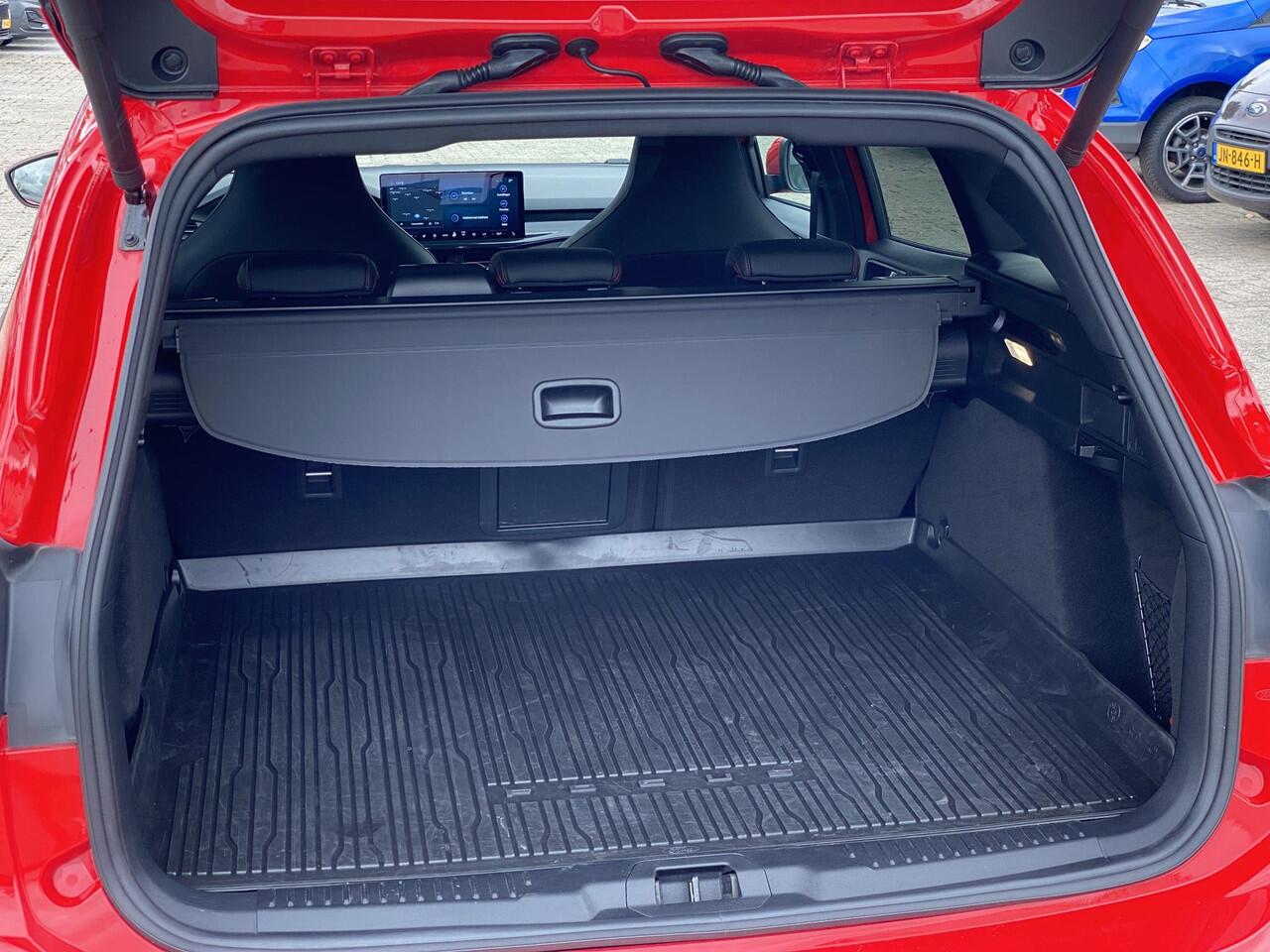 Ford FOCUS Wagon 2.3 EcoBoost ST-X Automaat 280pk! | Panoramadak | Afneembare trekhaak | Winter Pack | Standkachel | AGR-stoelen | Bang&Olufsen | Elektrische achterklep | Head up Display | Matrix LED