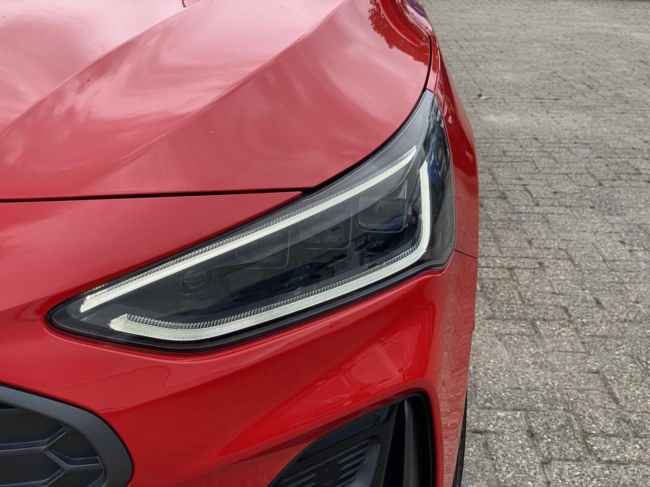 Ford FOCUS Wagon 2.3 EcoBoost ST-X Automaat 280pk! | Panoramadak | Afneembare trekhaak | Winter Pack | Standkachel | AGR-stoelen | Bang&Olufsen | Elektrische achterklep | Head up Display | Matrix LED