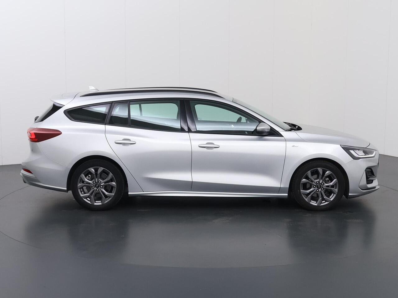 Ford FOCUS Wagon 1.0 EcoBoost Hybrid ST Line | Navigatie | Parkeercamera | Climate Control | Cruise control | Draadloos Carplay & Android Auto | Inklapbare spiegels