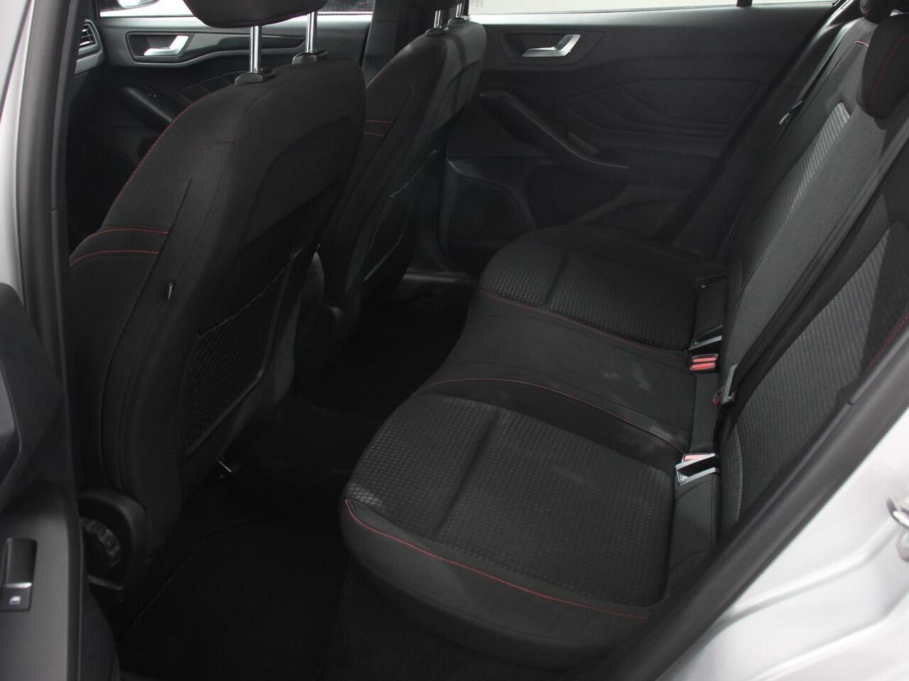 Ford FOCUS Wagon 1.0 125pk Hybrid Automaat ST Navigatie Climate control cruise control Carplay LM velgen Parkeersensoren Led Matrix koplampen