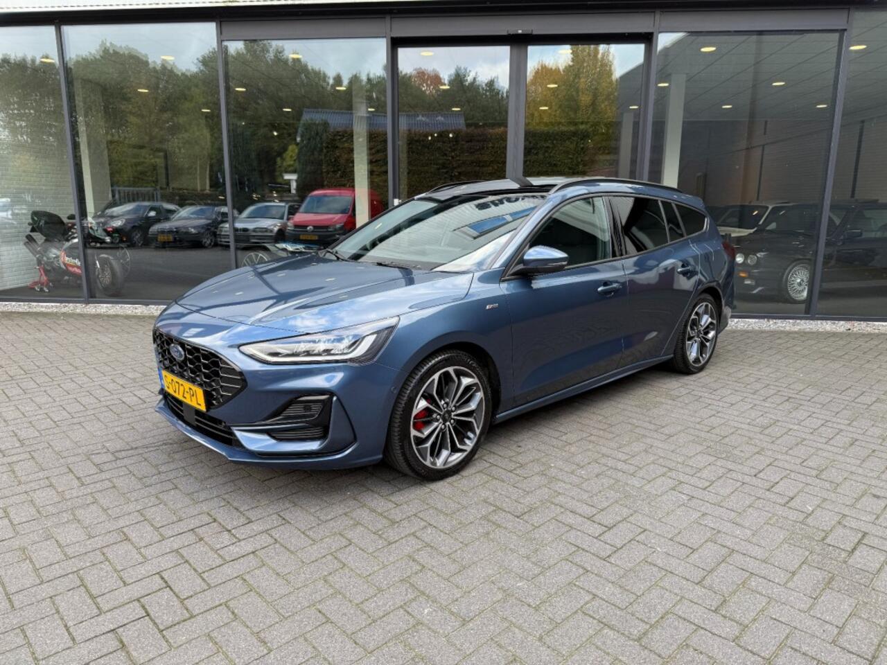 Ford FOCUS Wagon 1.0 EBH ST-Line X,Pano,Gr. Navi,Digi Displ.,B/O,Camera,Stoelverw,