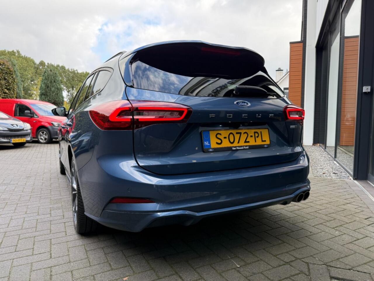 Ford FOCUS Wagon 1.0 EBH ST-Line X,Pano,Gr. Navi,Digi Displ.,B/O,Camera,Stoelverw,