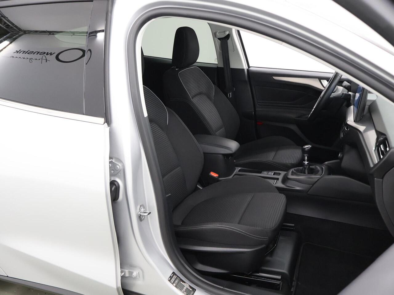 Ford FOCUS Wagon 1.0 EcoBoost Hybrid Titanium | Navigatie | Climate Control | Cruise Control | Parkeersensoren |