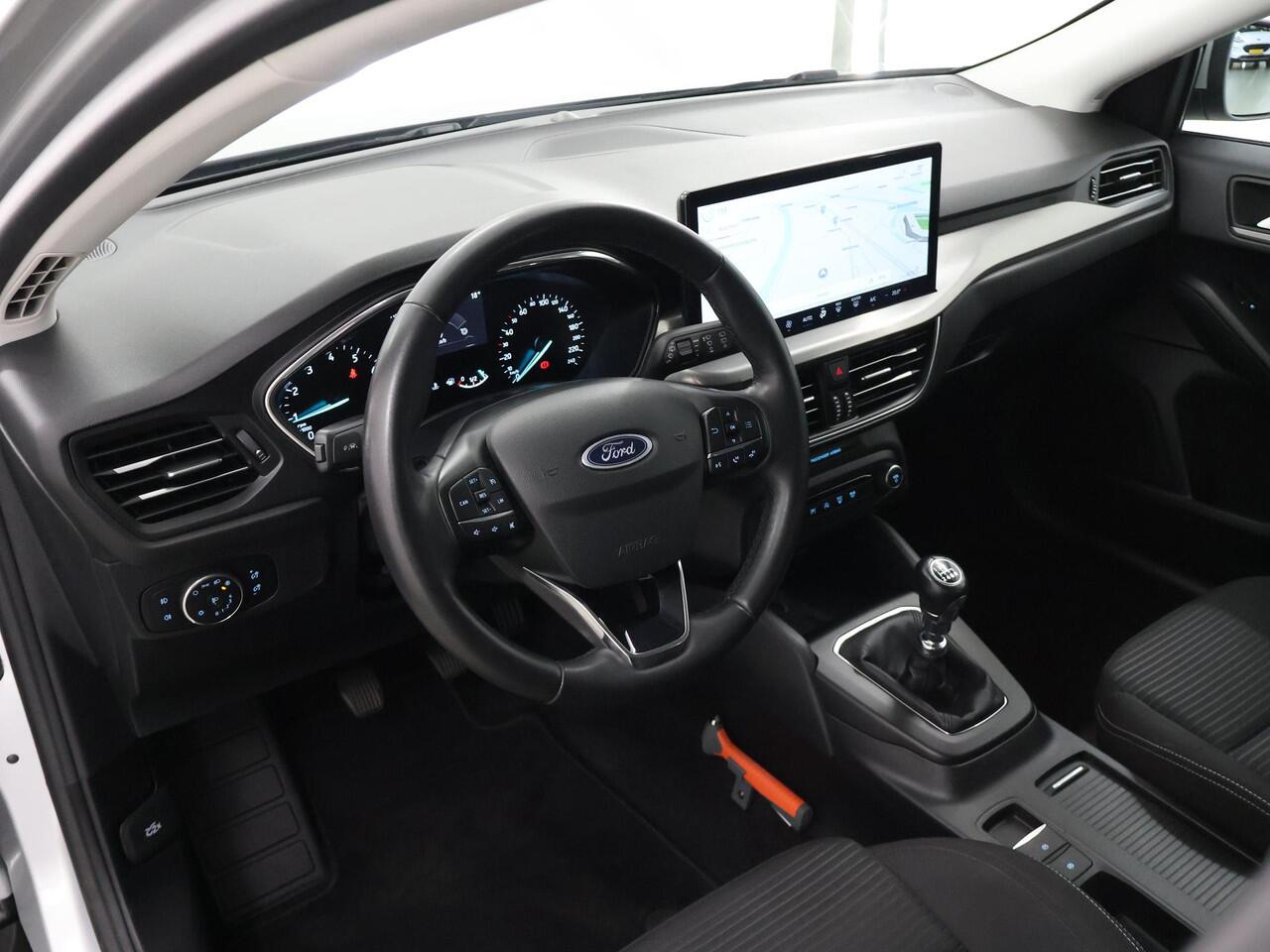 Ford FOCUS Wagon 1.0 EcoBoost Hybrid Titanium | Navigatie | Climate Control | Cruise Control | Parkeersensoren |