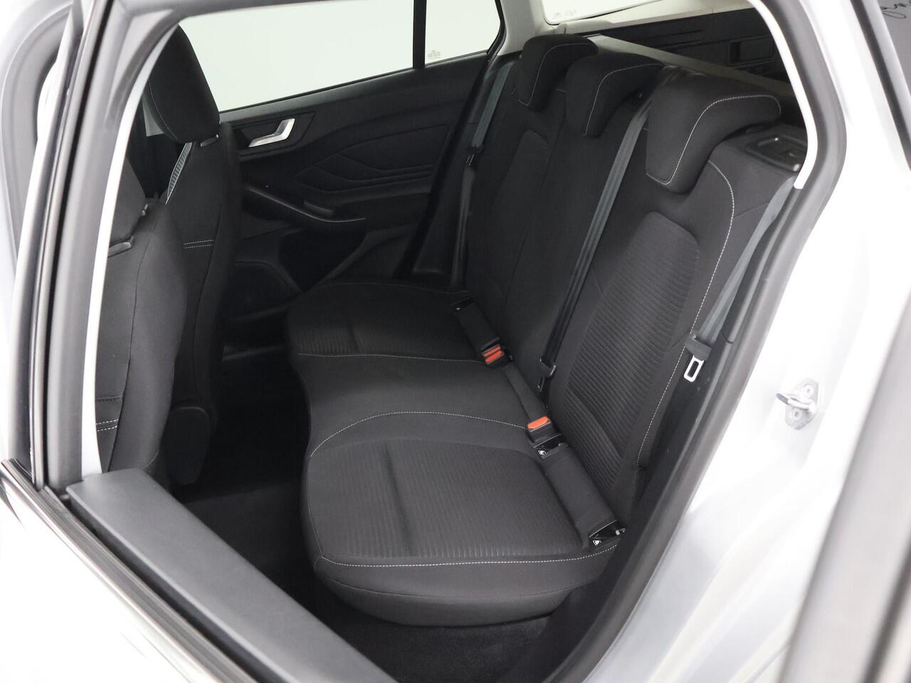 Ford FOCUS Wagon 1.0 EcoBoost Hybrid Titanium | Navigatie | Climate Control | Cruise Control | Parkeersensoren |