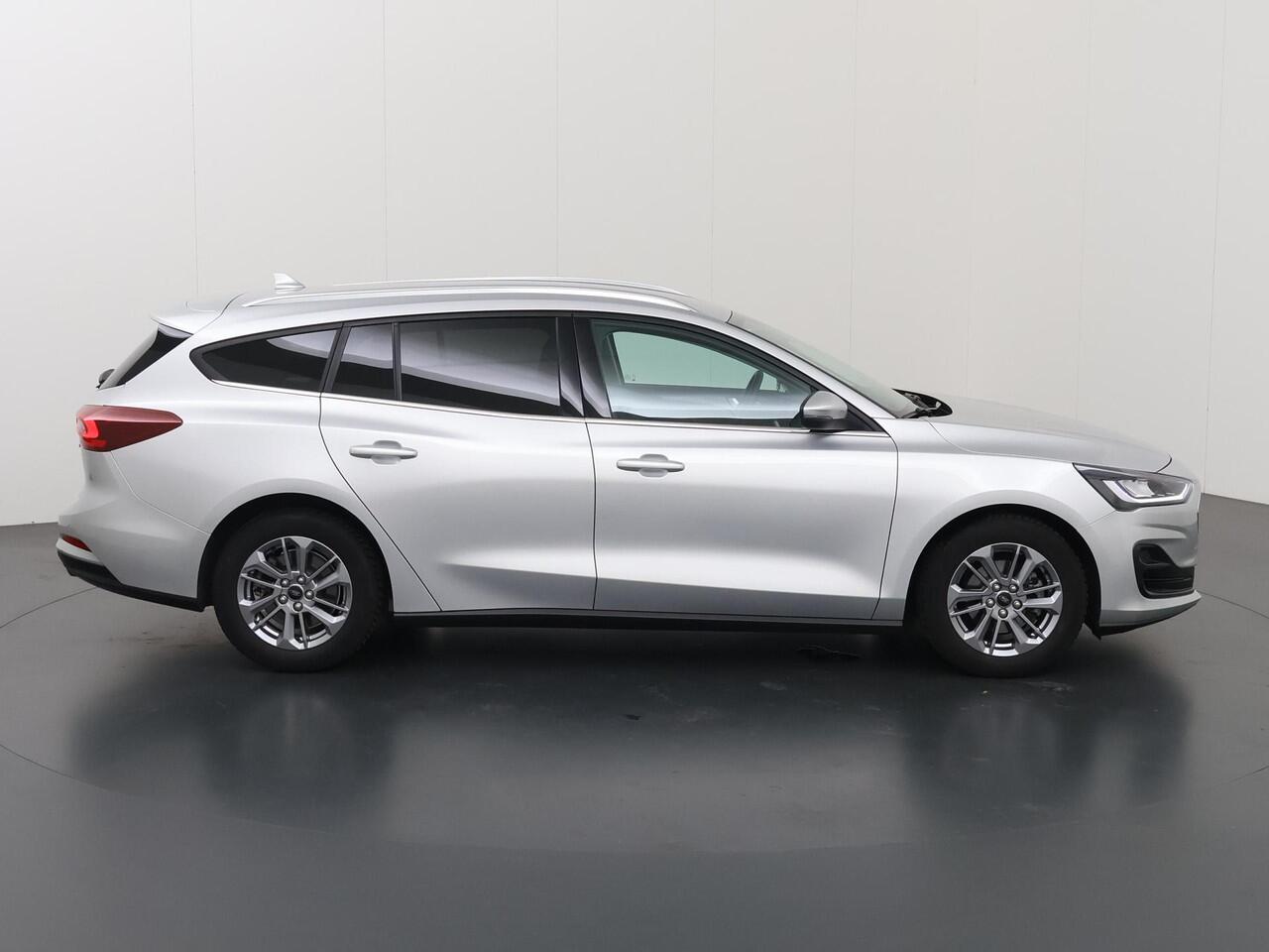 Ford FOCUS Wagon 1.0 EcoBoost Hybrid Titanium | Navigatie | Climate Control | Cruise Control | Parkeersensoren |