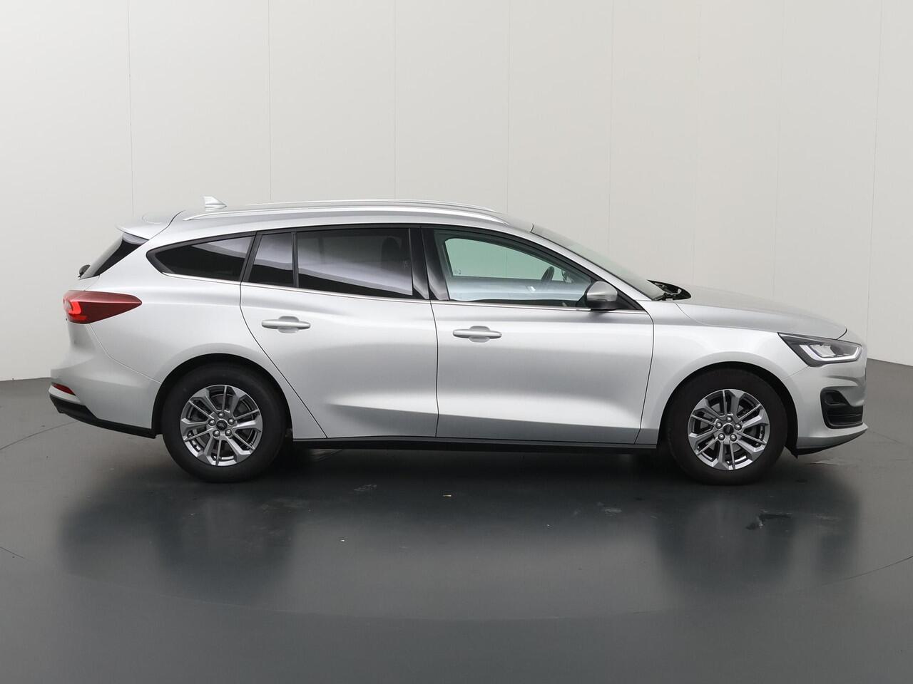 Ford FOCUS Wagon 1.0 EcoBoost Hybrid Titanium | Navigatie | Climate Control | Cruise Control | Parkeersensoren |