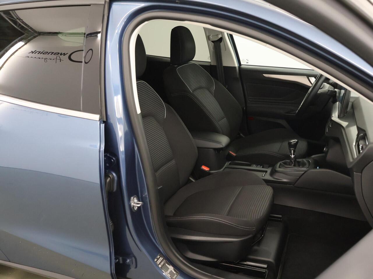 Ford FOCUS Wagon 1.0 EcoBoost Hybrid Titanium | Navigatie | Climate Control | Cruise Control | Parkeersensoren |