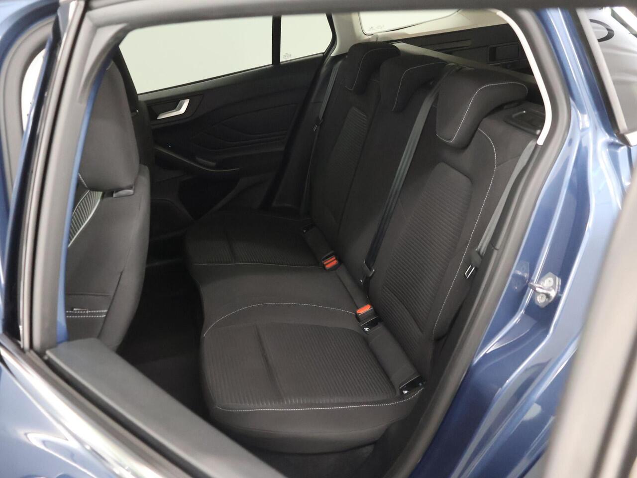 Ford FOCUS Wagon 1.0 EcoBoost Hybrid Titanium | Navigatie | Climate Control | Cruise Control | Parkeersensoren |