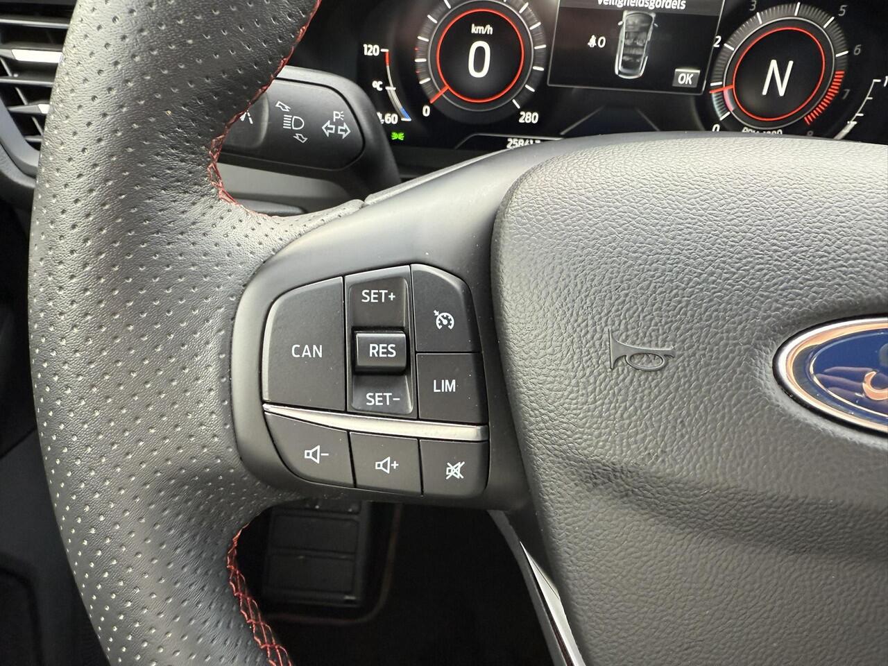 Ford FOCUS 2.3 EcoBoost ST-X | 280pk | Winter Pack | Achteruitrijcamera | Head up Display | AGR-Stoelen | Sper Differentieel