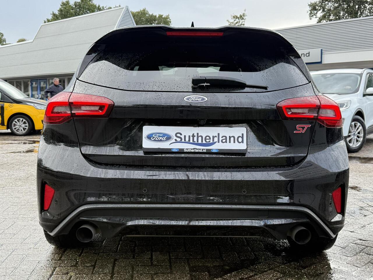 Ford FOCUS 2.3 EcoBoost ST-X | 280pk | Winter Pack | Achteruitrijcamera | Head up Display | AGR-Stoelen | Sper Differentieel