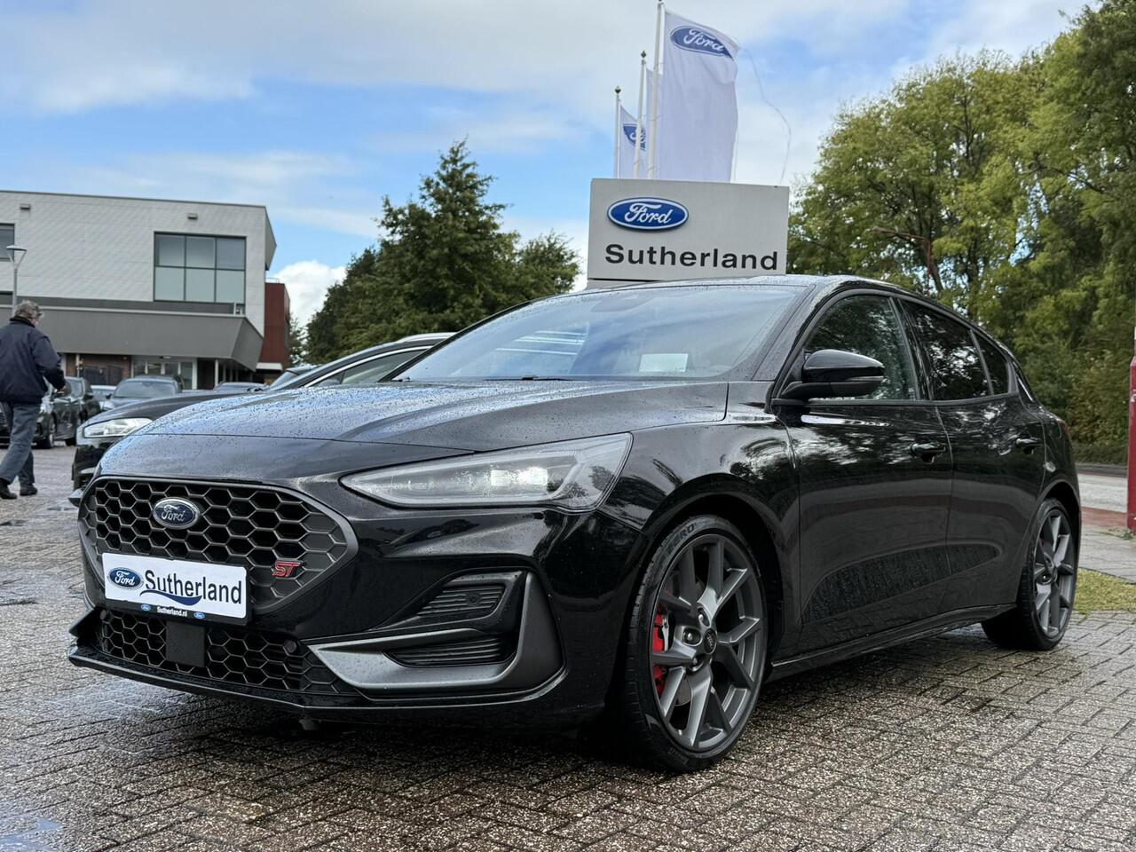 Ford FOCUS 2.3 EcoBoost ST-X | 280pk | Winter Pack | Achteruitrijcamera | Head up Display | AGR-Stoelen | Sper Differentieel