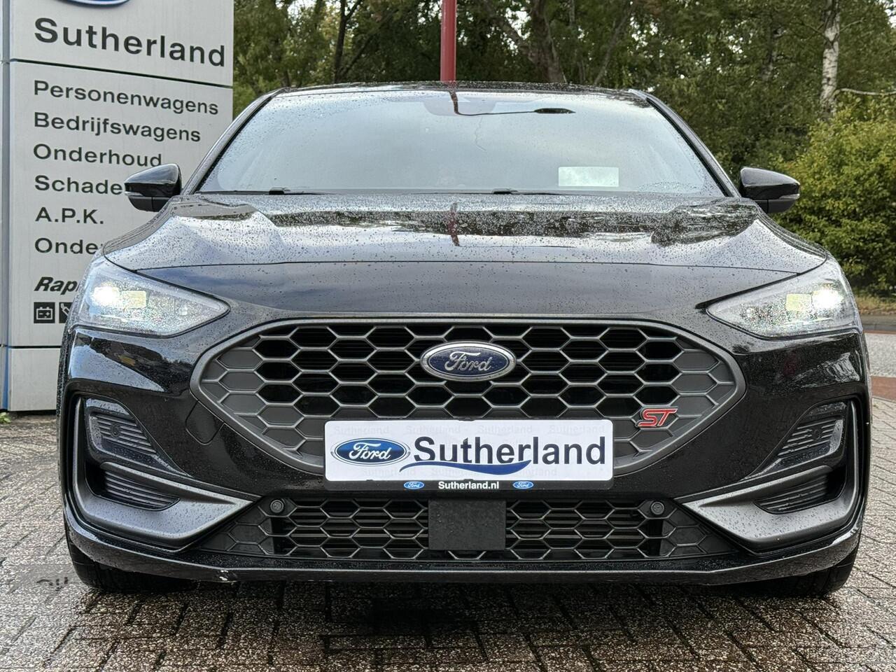 Ford FOCUS 2.3 EcoBoost ST-X | 280pk | Winter Pack | Achteruitrijcamera | Head up Display | AGR-Stoelen | Sper Differentieel
